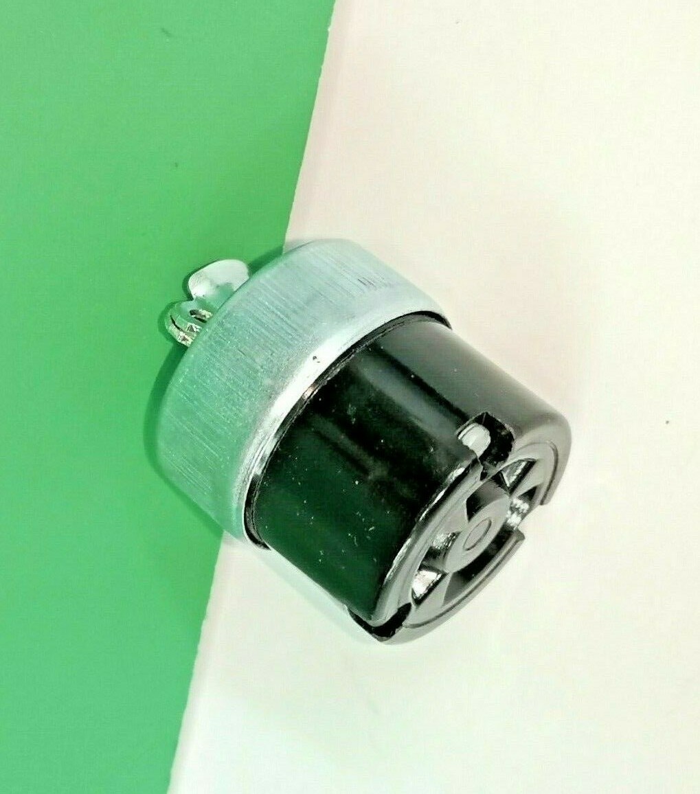 LEVITON 3W Locking ARMORED CORD CONNECTOR Female Plug 10A 250V 15A 125V 5156 NEW