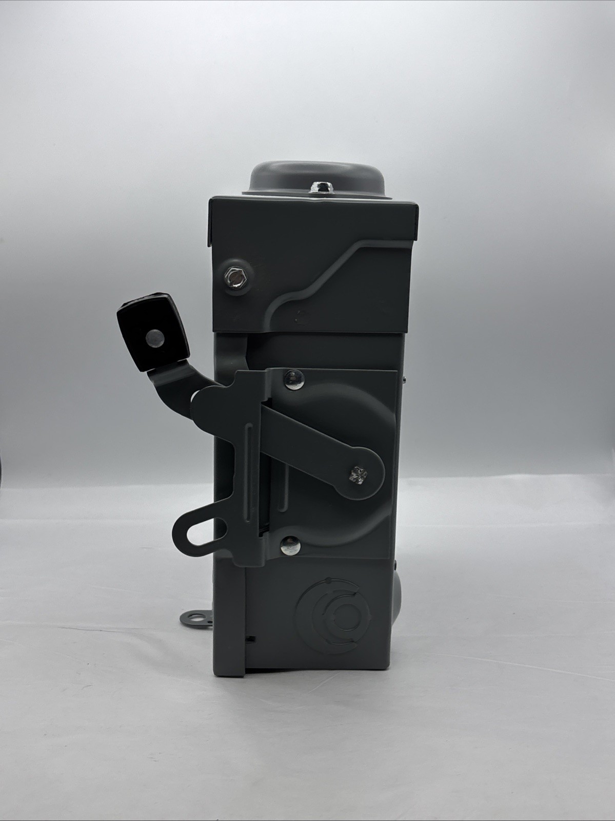 SQUARE D SAFETY Disconnect – SWITCH D221NRB SERIES E3 3R ENCLOSURE 30 AMP 240VAC