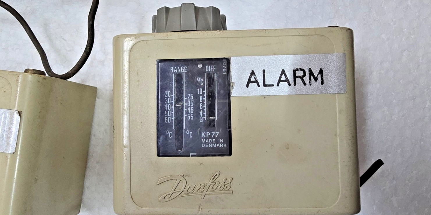 KP77 Pressure Control Danfoss Denmark USED LOT OF 5 pc KP 77