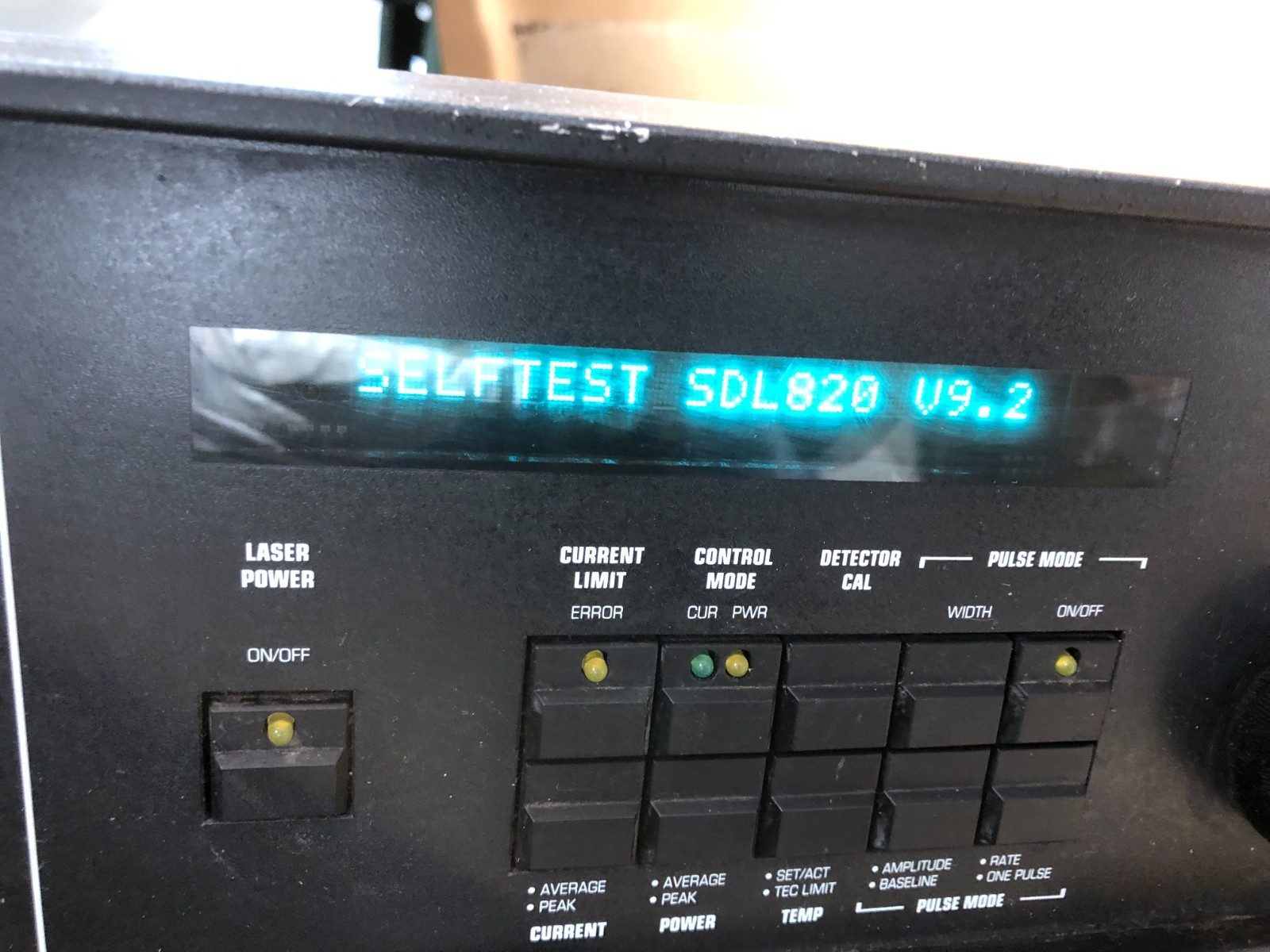 SDL SDL-824 TUNABLE LASER DIODE DRIVER 824 W/Key Part or Repairs