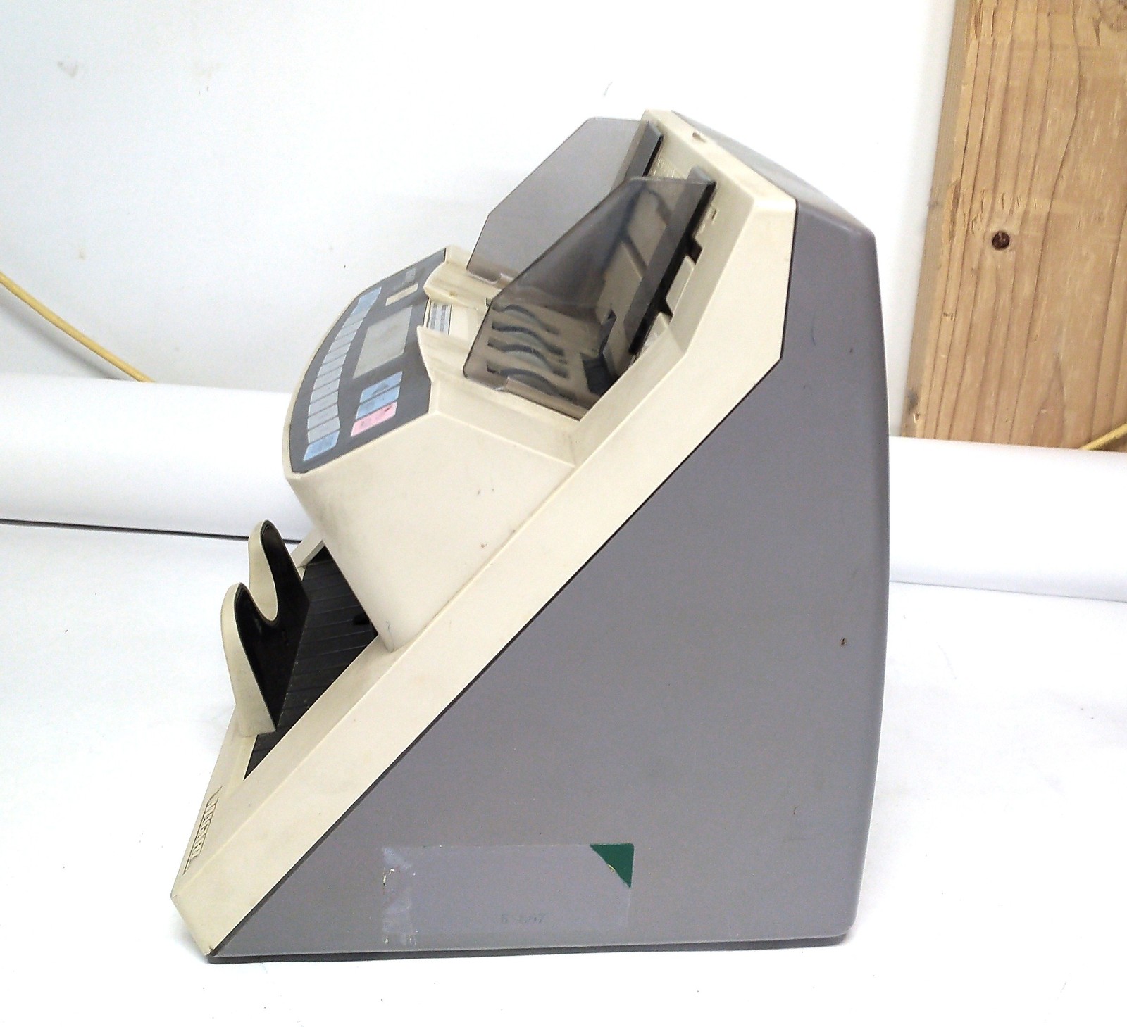 Magner 75 UM Currency Counter with Counterfeit detection