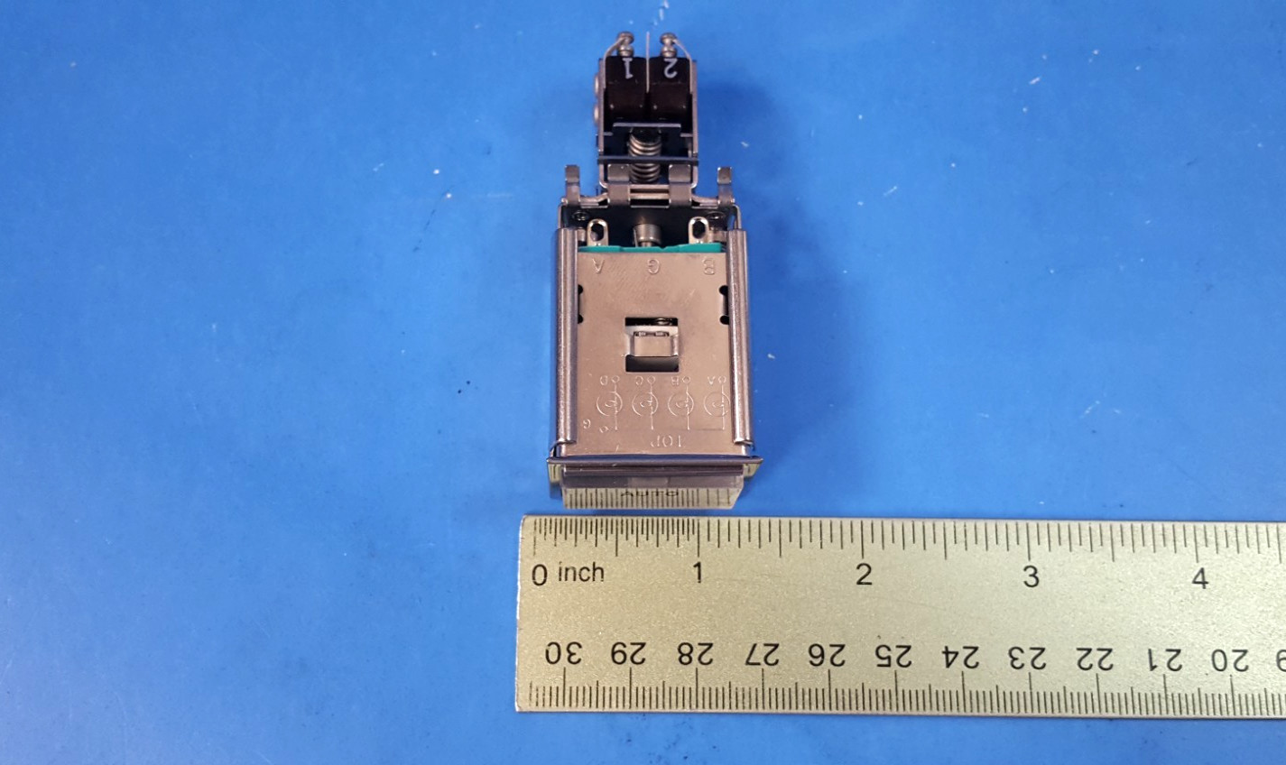 ONE-Indicating Switch, EATON, DPDT, 10EA1C1F10J2L(W)N1R1V12 Auto, w/ microswitch