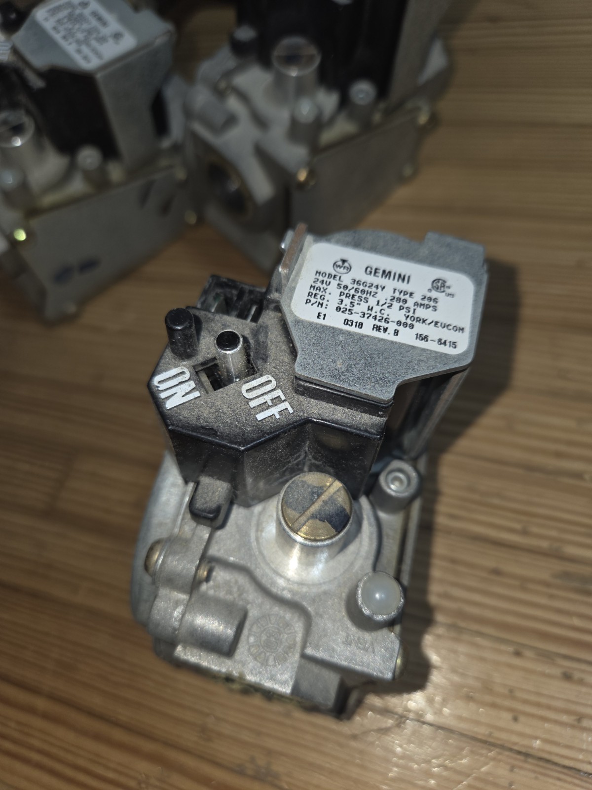 White Rodgers GEMINI 36G24Y 206 Gas Valve 025-37426-000 York Evcon Furnace 1/2″