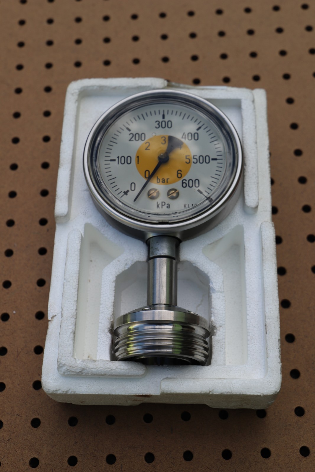 PRESSUE GAGE SKALA 0-600 KPA /0-6 BAR