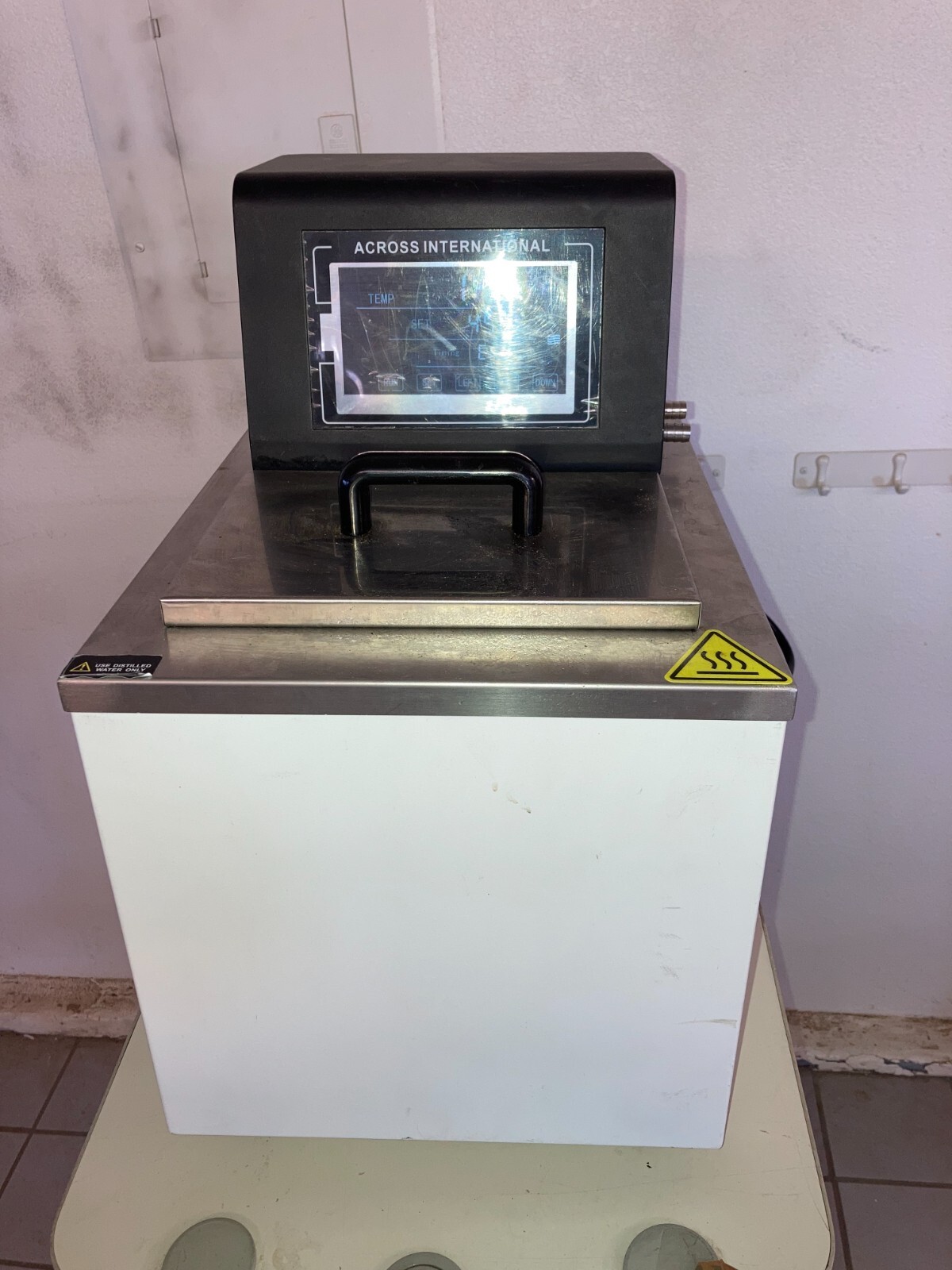 ACROSS INTERNATIONAL H100-15 2500W SST HEATED RECIRCULATING WATER BATH – 220VAC