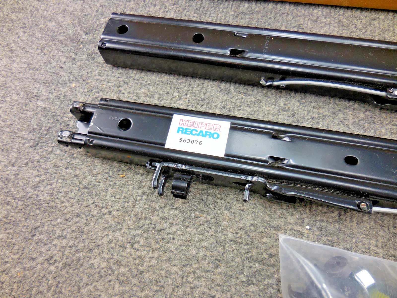 Unused Gillig 82-28011-00 Drivers Seat Track Kit Keiper Recaro 563076 463076