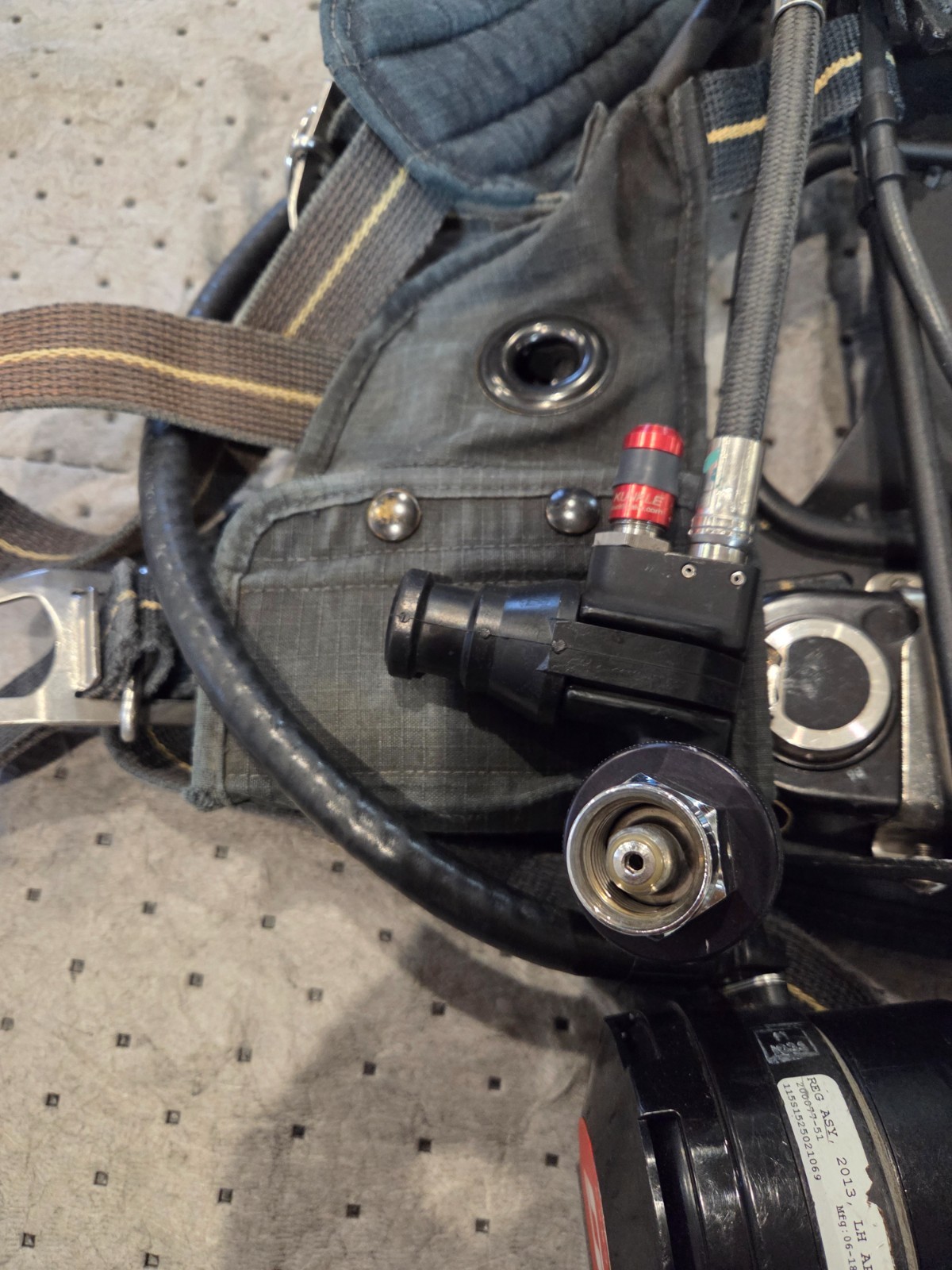 Scott AP75 Air-Pak 4.5 SCBA, 2013 NFPA, EZ Flow Quick Disconnect Regulator, EBSS