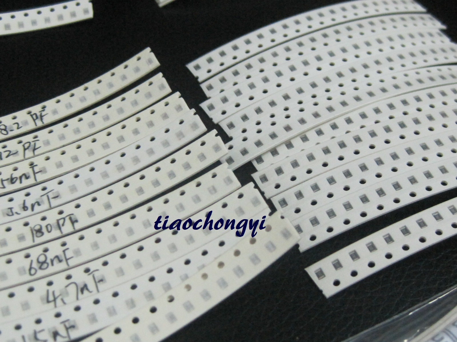 2300pcs SMD 0805 (0Ω-10MΩ)50value Resistor +(2.2pf-1uf)40value Capacitor Kit Set
