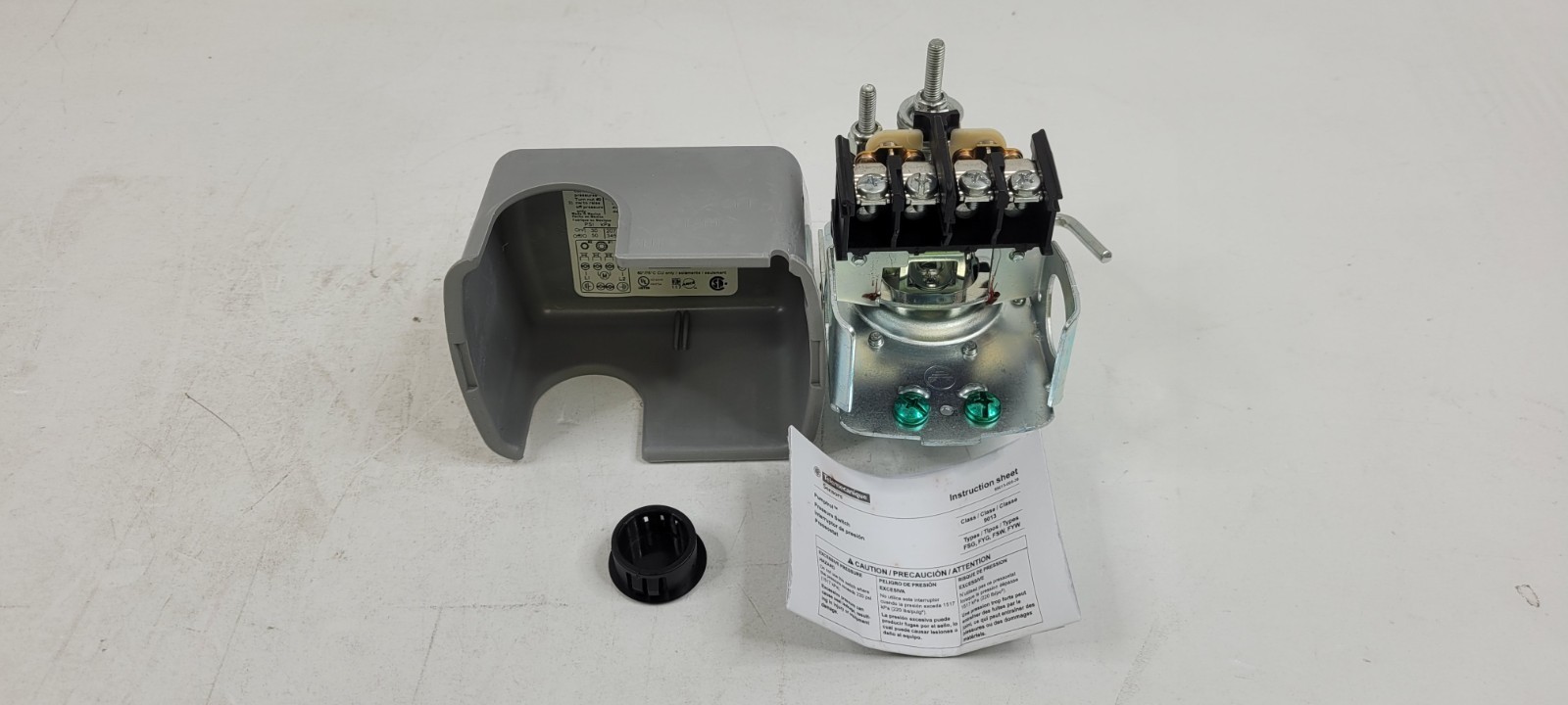 SQUARE D 9013FSG2J21M4 Pressure Switch Diaphragm 1/4” FNPS, DPST – NEW