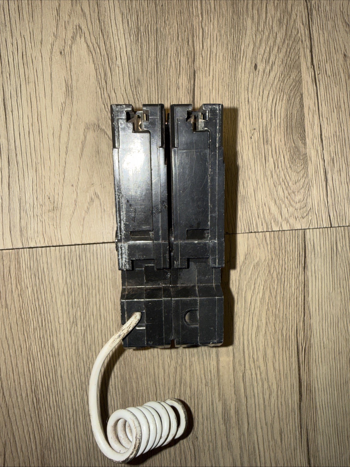 Eaton BRL220CAF Plug-In Mount Type BR Combination Arc Fault Circuit Breaker