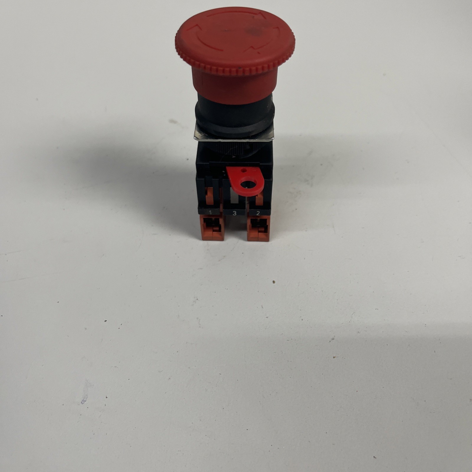 OMRON M/N: A22-01 EMERGENCY STOP SWITCH