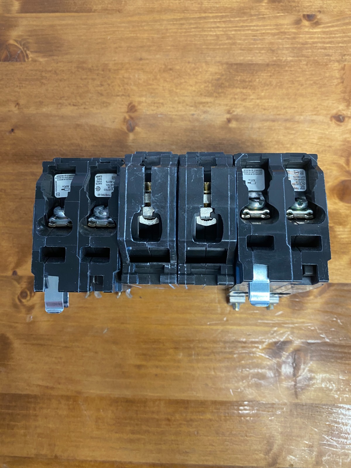 THQL2130 QO220 QO230 Circuit Breakers 2-Pole 30-Amp/20-Amp – Lot of 3
