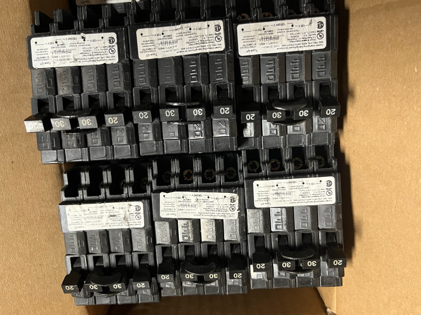 1 x NEW Siemens Q22030CT Circuit Breaker 20/30 Amp, (2) 20A 1-Pole, (1) 30A 2-P