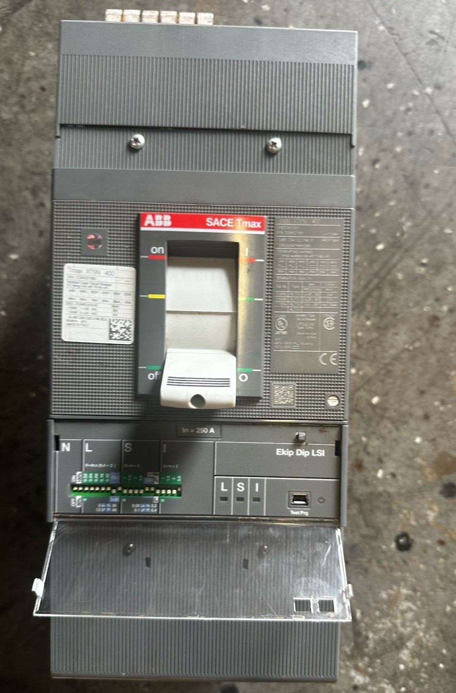 ABB SACE TMAX XT5N 400 250 AMP LSI CC8A027885 XT5NU325AFYN000xxx
