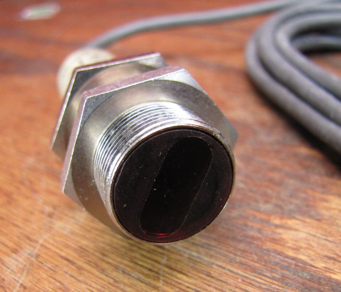Omron Photoelectric Switch 10-30v Photoswitch Sensor E3F2-R2RB4-C