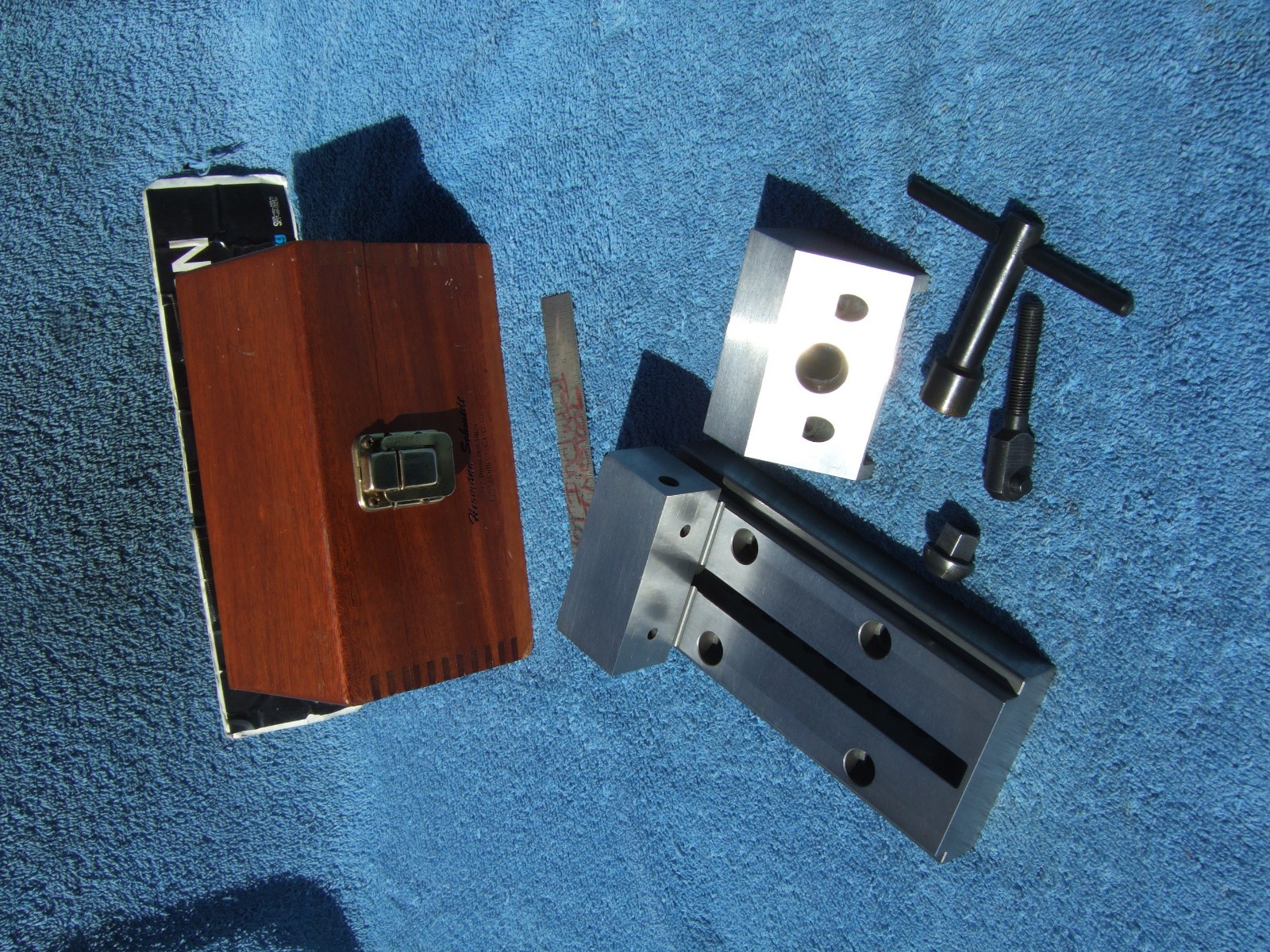 Hermann Schmidt V0 4 toolmakers grinding screwless vise 3in 4in cap B4 MACHINIST