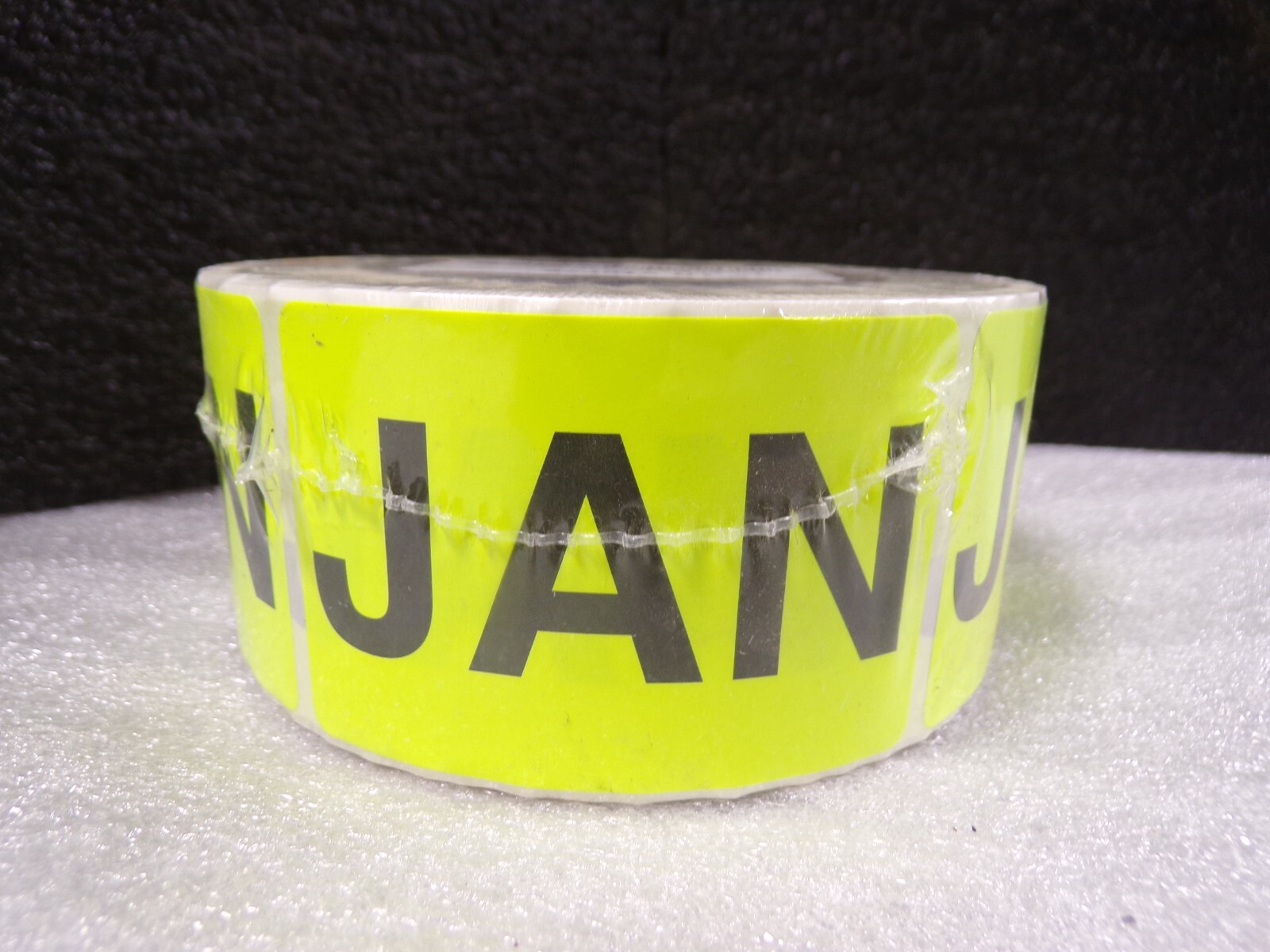 Tape Logic Months of the Year Labels, «JAN», 2″ x 3″, Yellow, 500/Roll (G)