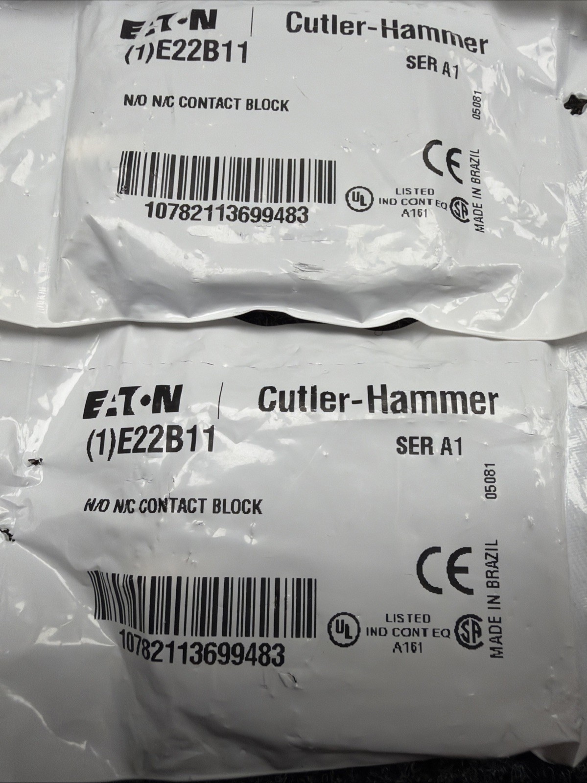 NEW EATON CORPORATION E22-V61 / E22V61 w/ x2 E22B11 Contact Blocks