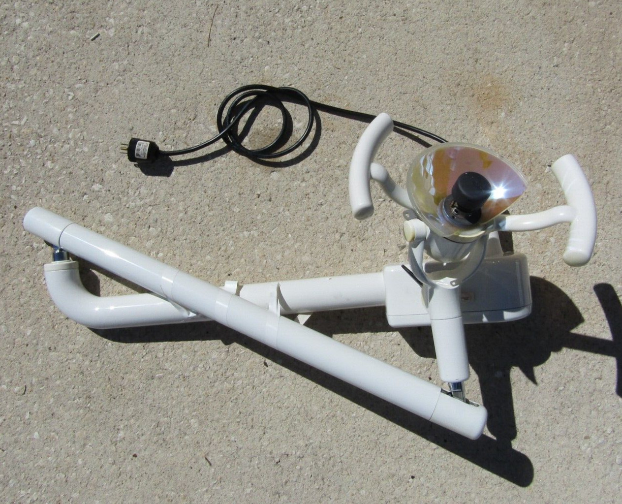 Lucent Dental Operatory Light 115V 60 Hz 61W AS-IS For Parts or Repair