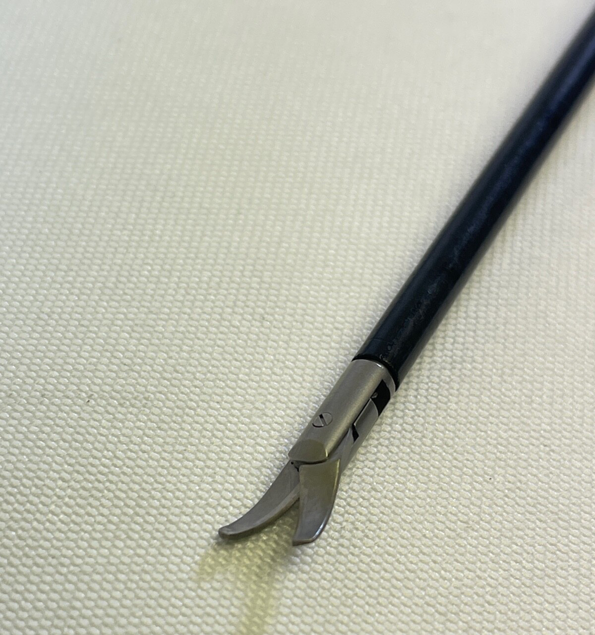 Aesculap PO950R ADTEC 5mm x 33cm Monopolar Mini Metzenbaum Scissor Laparoscopy