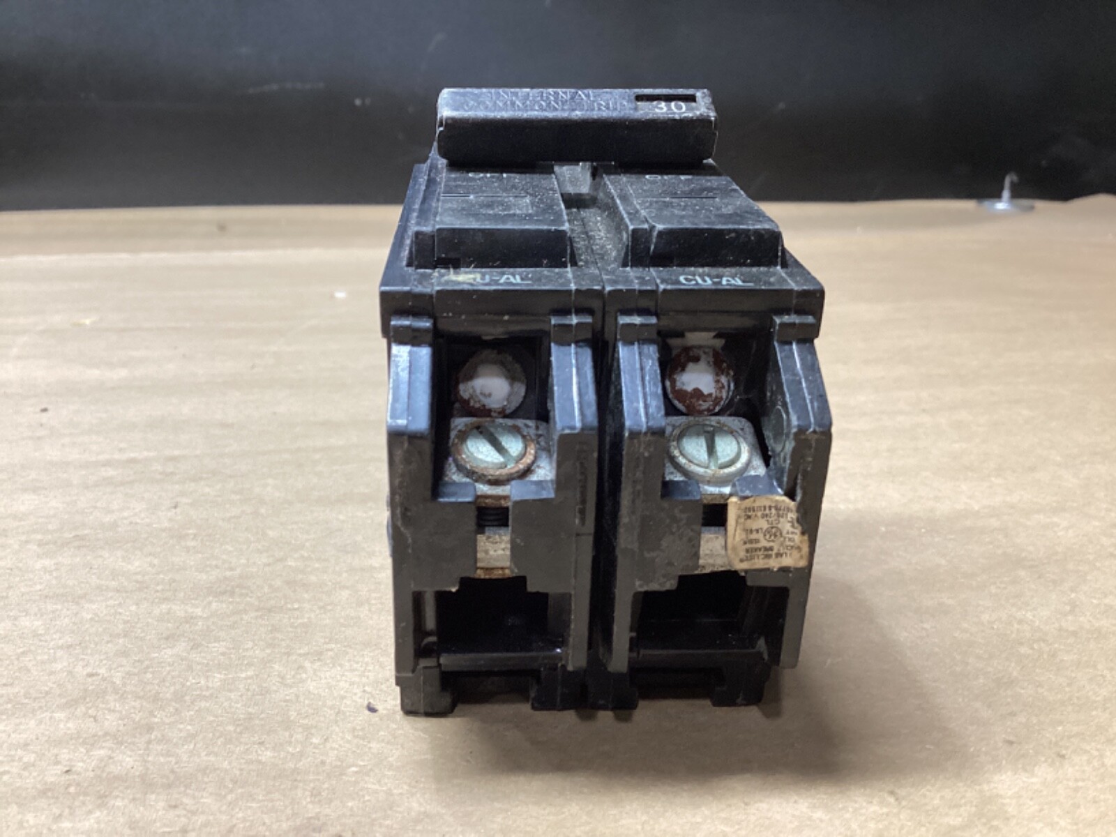 * General Electric 30 AMP 2 Pole Circuit Breaker THQB2130 #117D61*CO