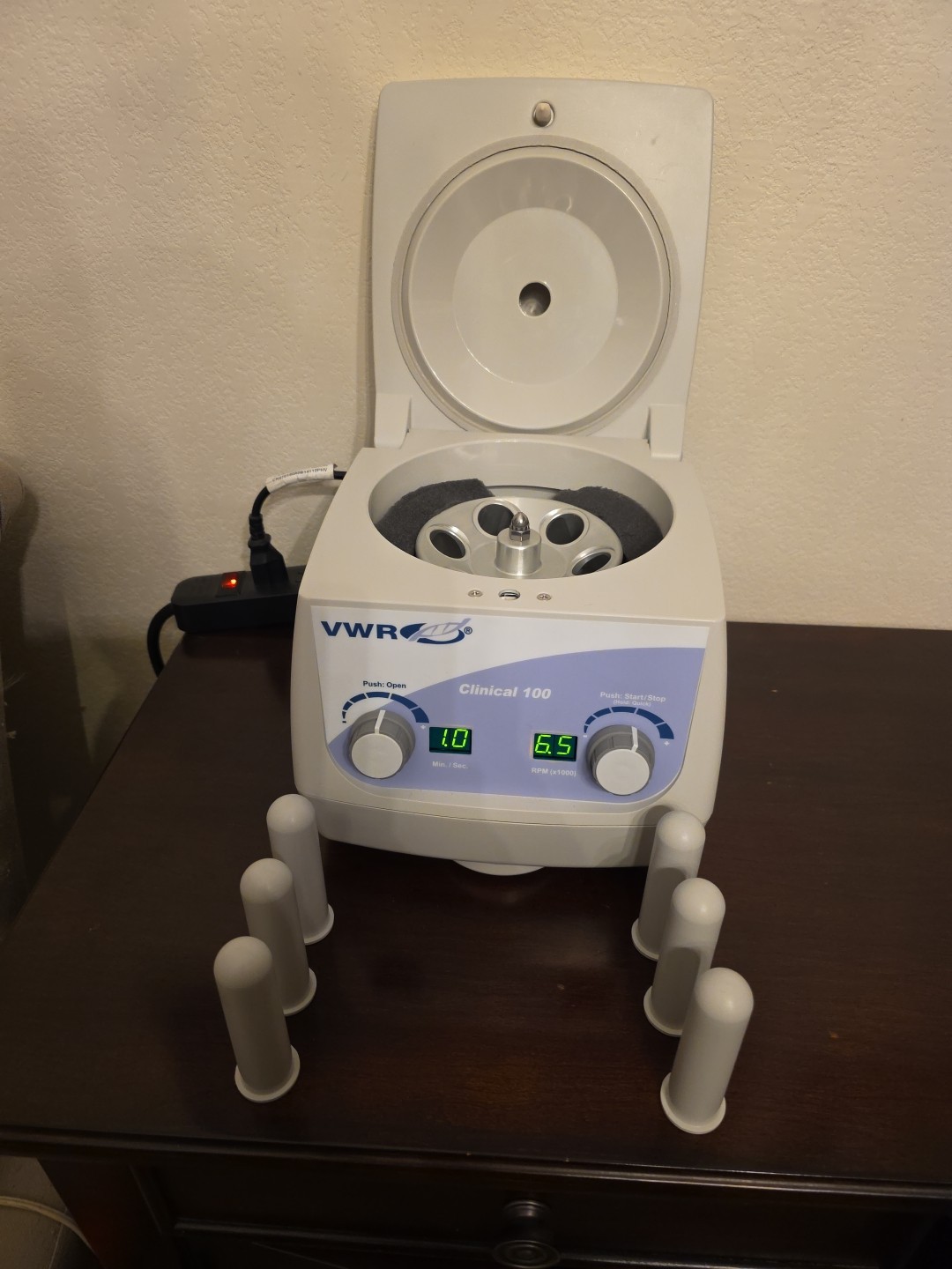 VWR Clinical 100 C0060-VWR Lab Grade Centrifuge. No Box Never Used