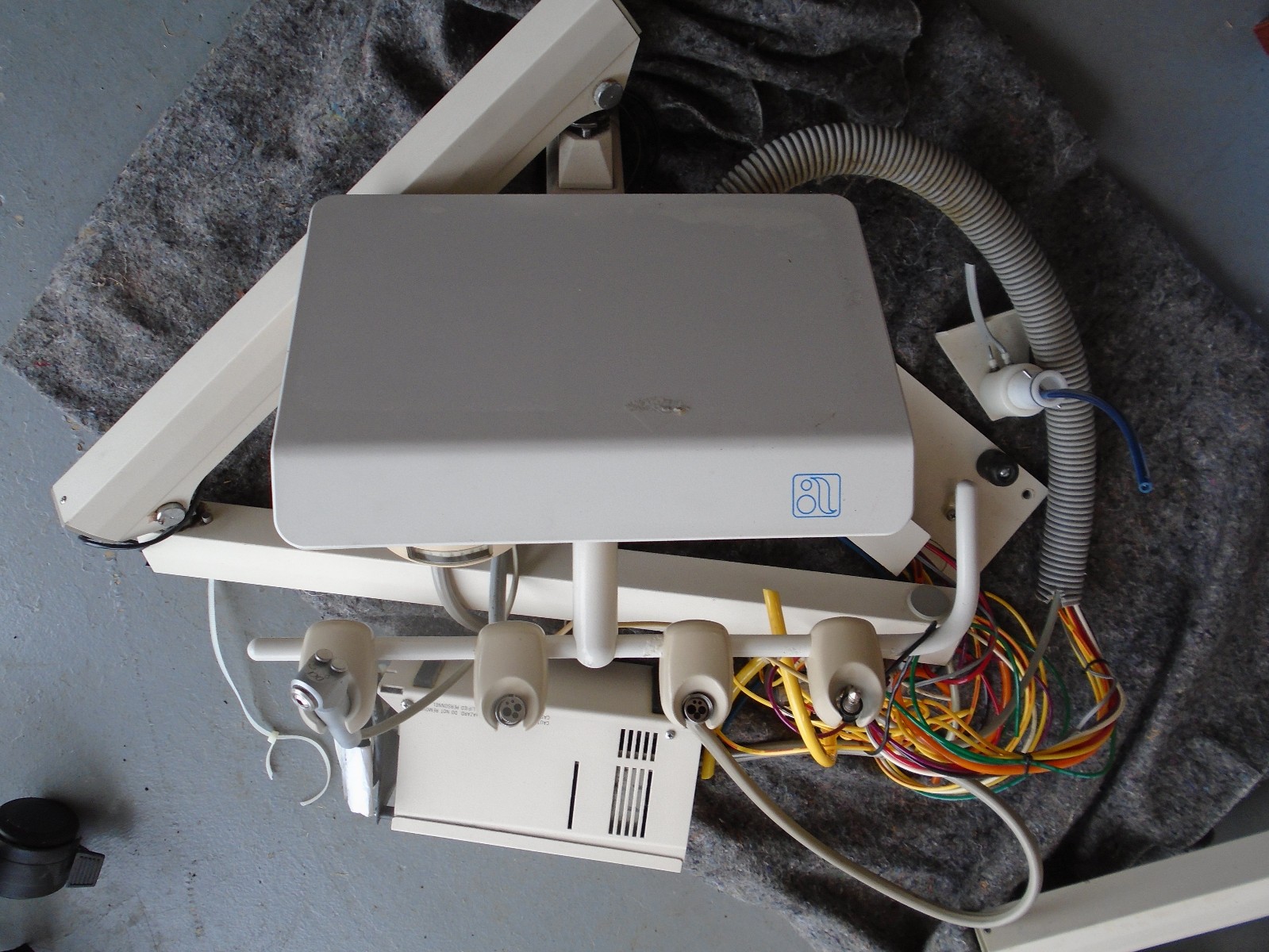 Adec 3045 doctors delivery unit used