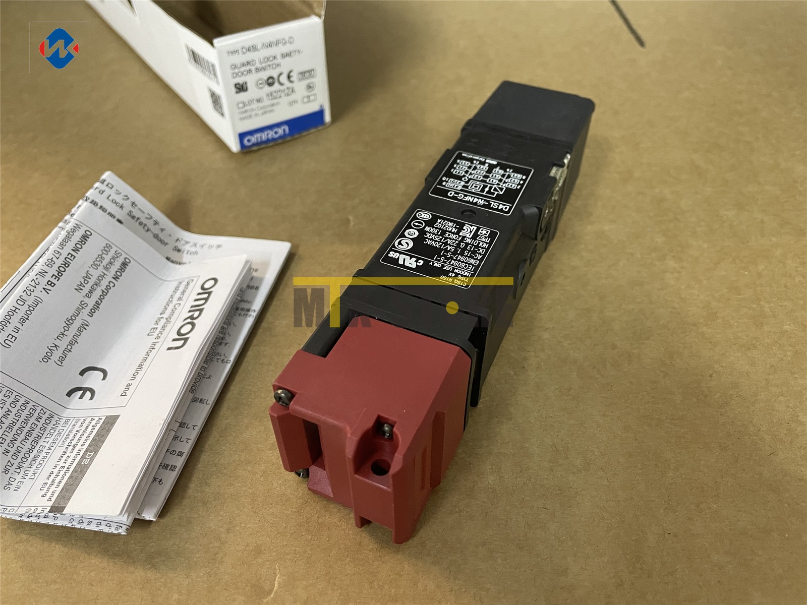 1PC Brand New Omron safety door switch D4SL-N4NFG-D