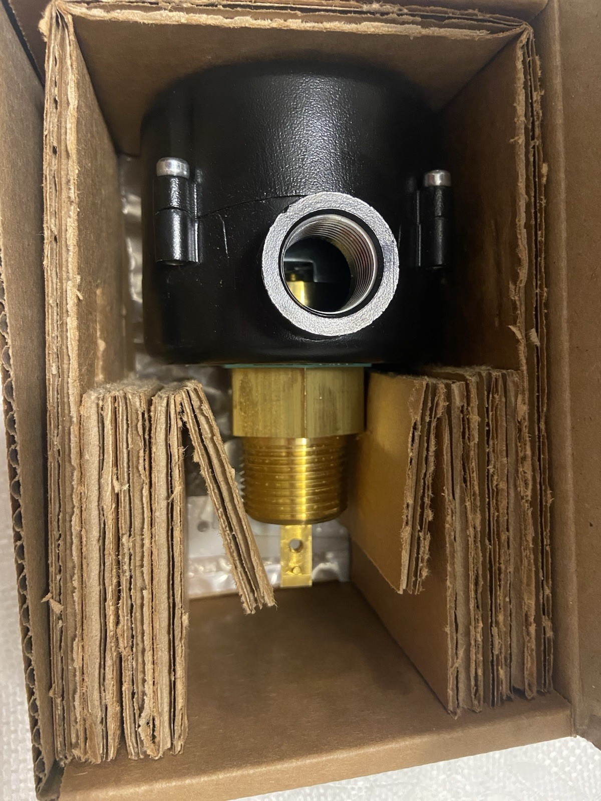Brass Liquid Flow Switch 2786 B32 Plastic Black Brass Industrial Component