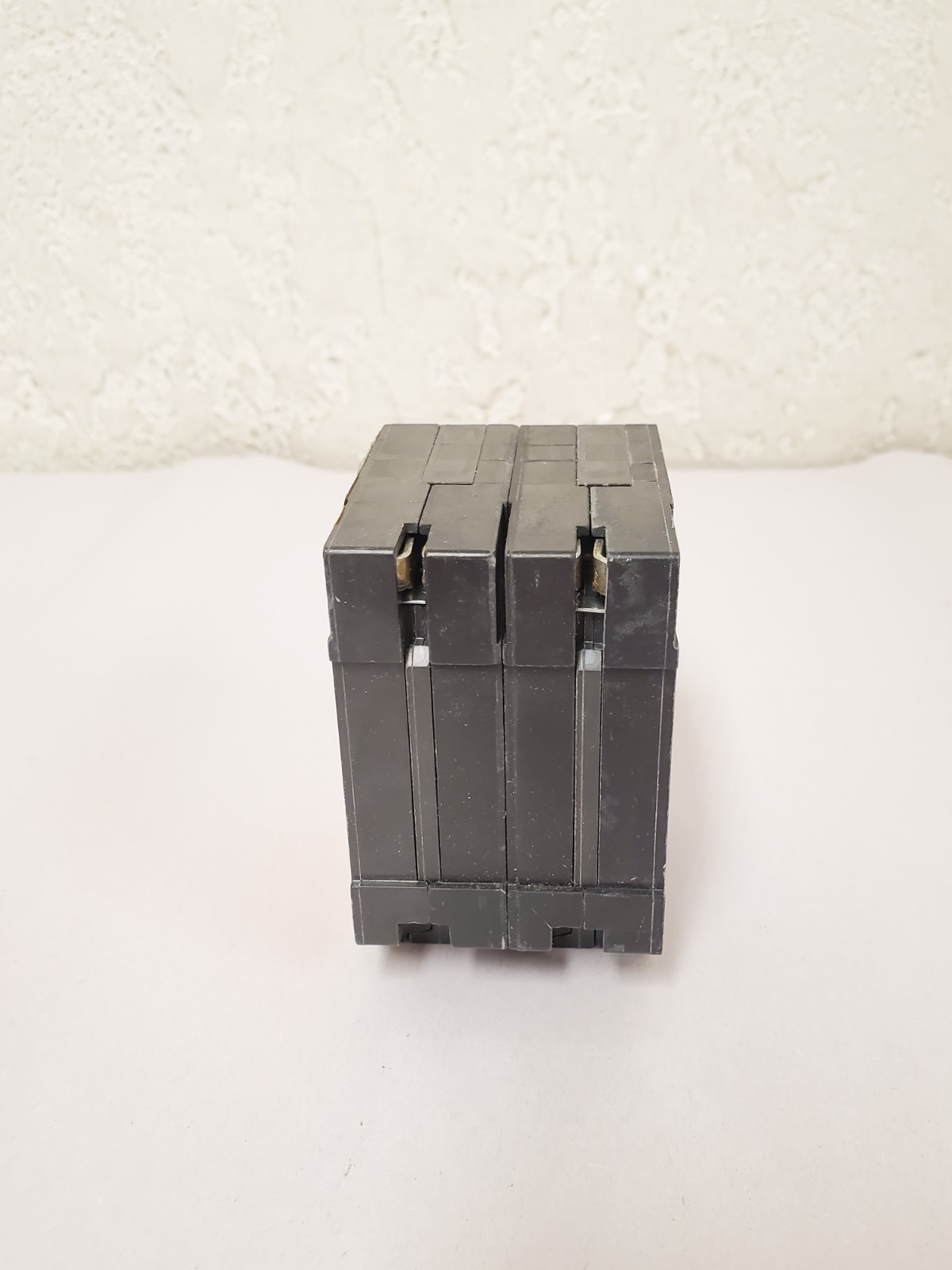 Homeline 2-20 Amp Single-Pole 1-30 Amp 2-Pole Quad Tandem Circuit Breaker