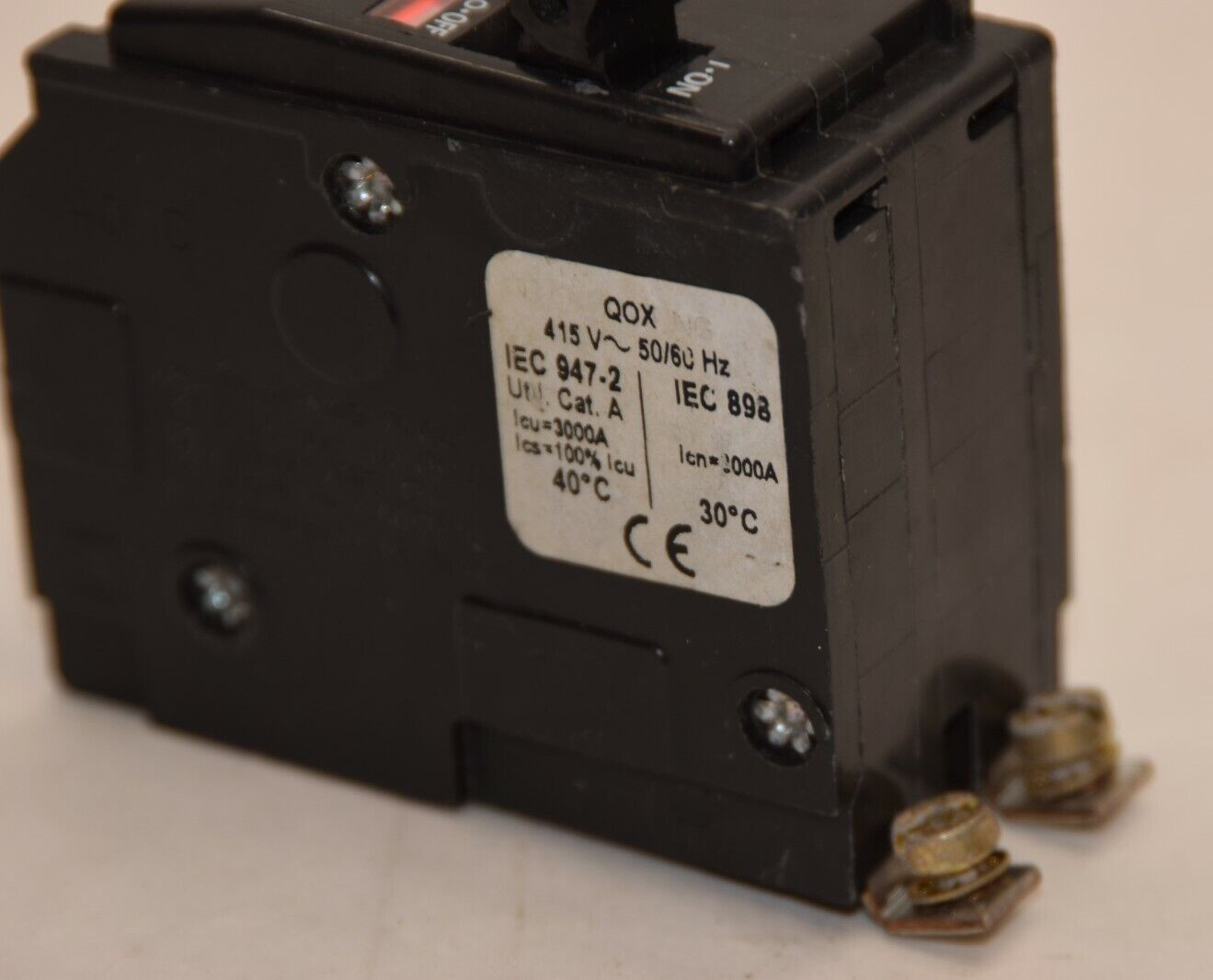 SQUARE D QOX 32A 32 Amp A 2P 2 pole 415Vac 50/60Hz Circuit Breaker