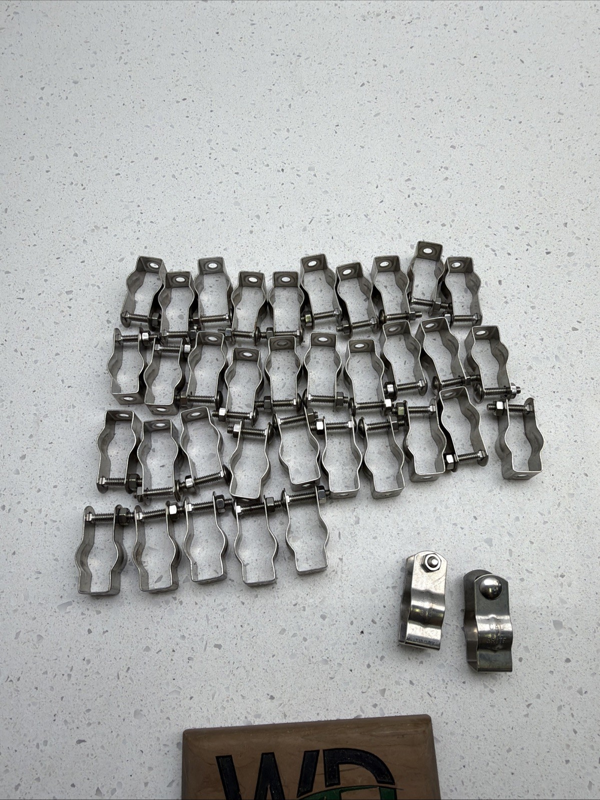 Calbrite S20700MH00 3/4″ SS316 Stainless Steel EMT Mini Hanger (Lot Of 37)