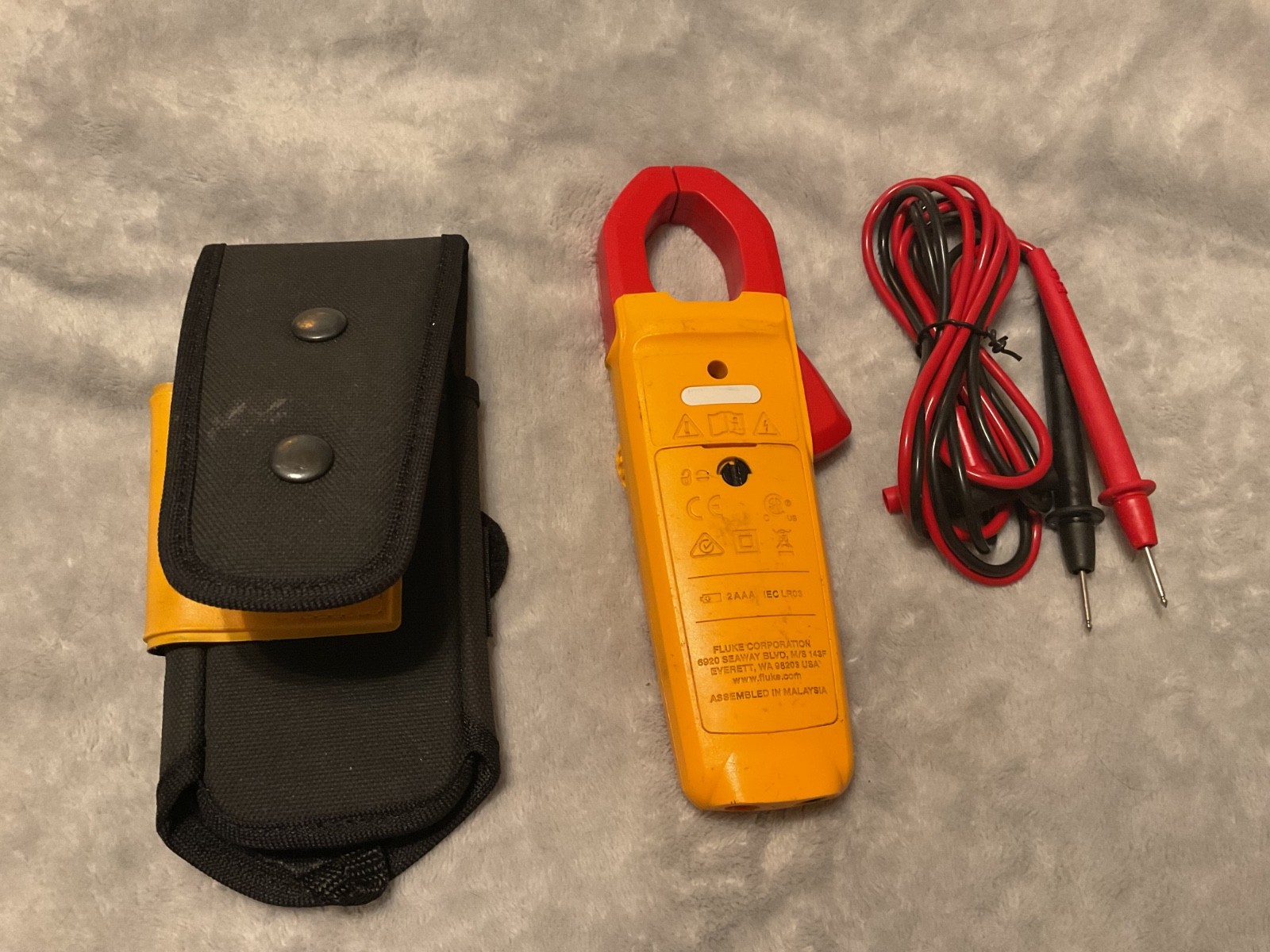 Fluke 323 True RMS Digital Clamp Meter