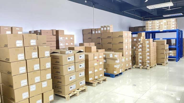 SR3B261BD New Schneider Module SR3 B261BD Fast Shipping