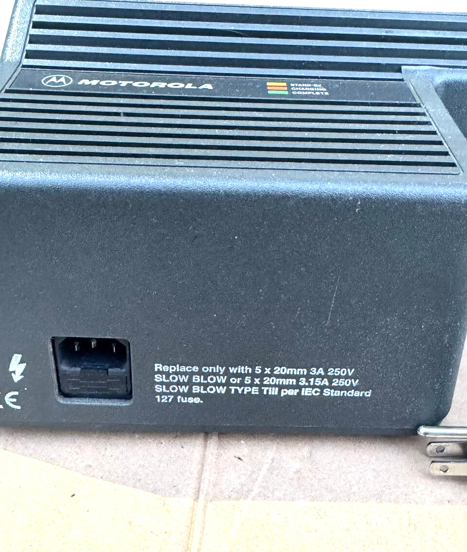 Motorola 6-Bay Radio Battery Charger NTN1177C