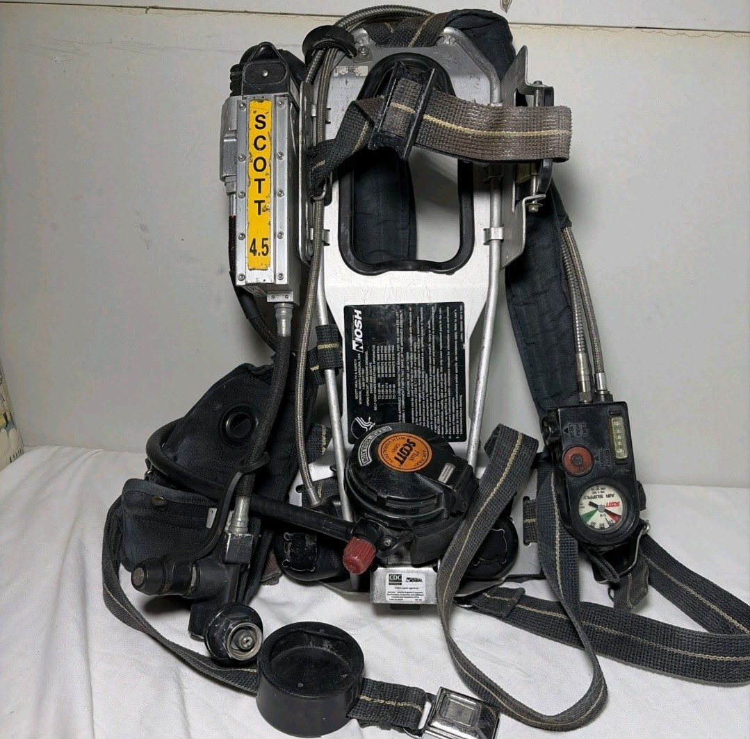 Scott 4.5 SCBA Harness w/ Pak Alert Air Supply Gauge EZ Flo Regulator