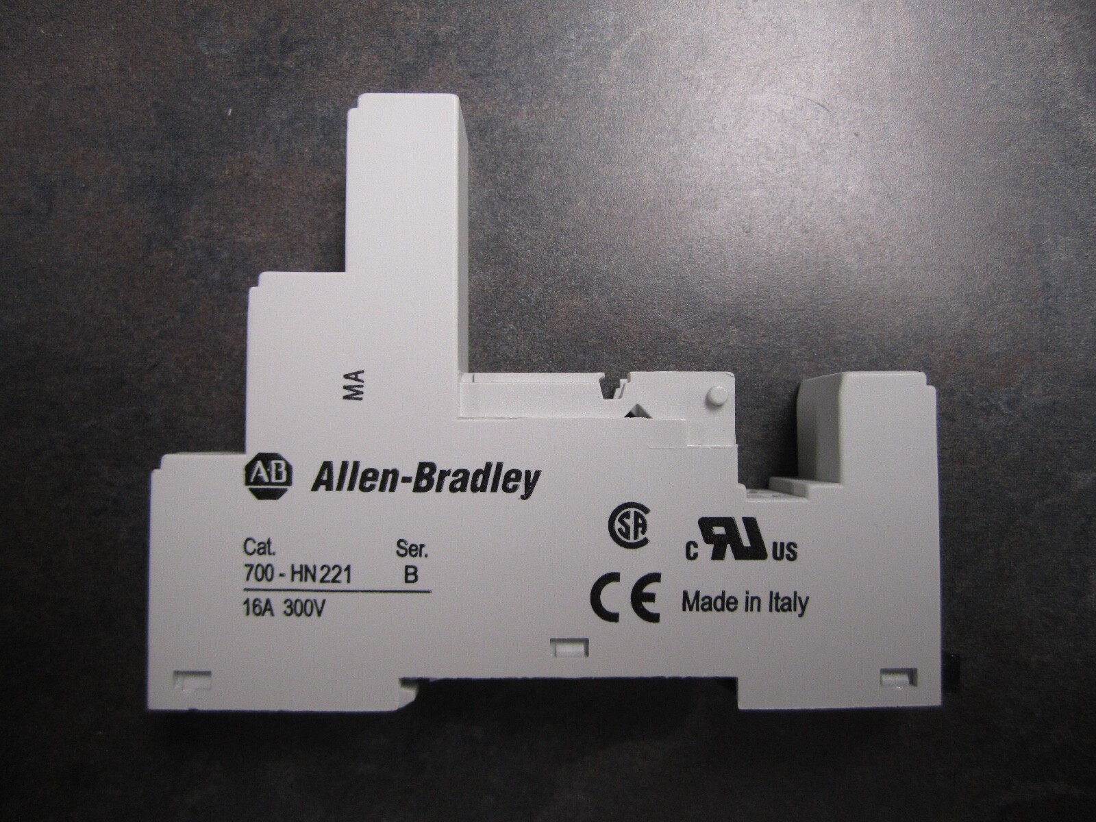 NEW ALLEN BRADLEY 700-HN221 RELAY BASE NEW FROM BOX QUANTITY