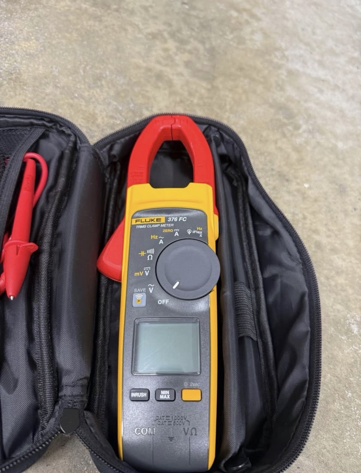 Fluke 376 FC True RMS Clamp Meter w/ iFlex, CAT III, 1000V, Case, 9999Ct