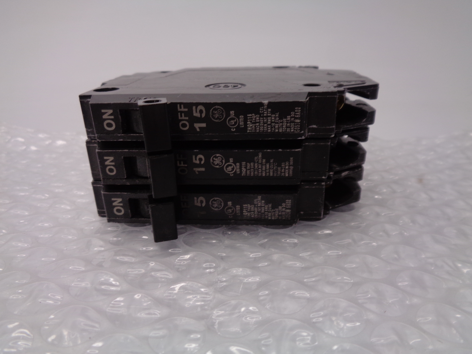 GENERAL ELEECTRIC THQP115 BREAKER 1POLE 15AMP LOT OF 3 NSNP