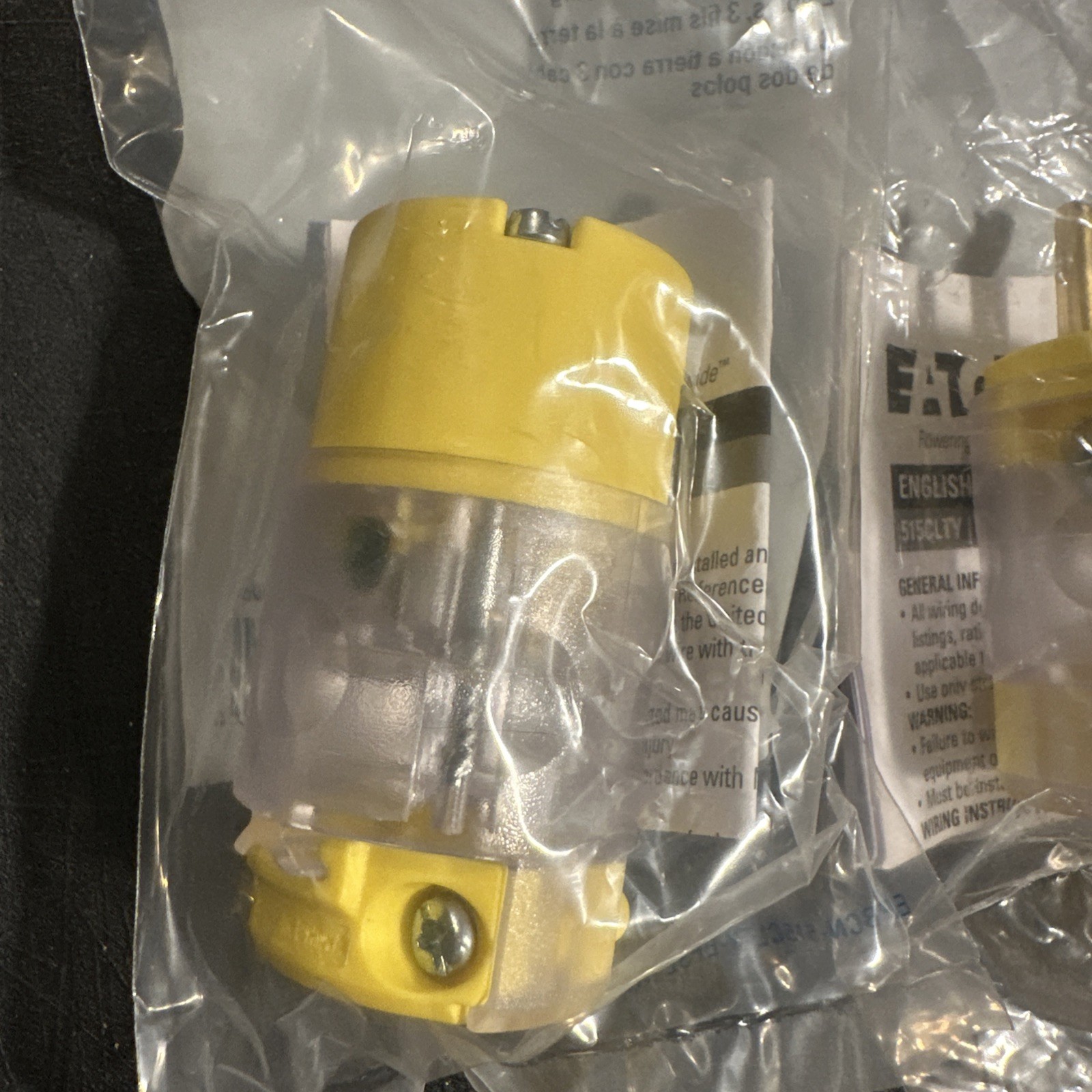 Eaton Lighted Connector & Lighted Plug 15A-125V/AC. 2 Pole3 Wire Grounding (336)