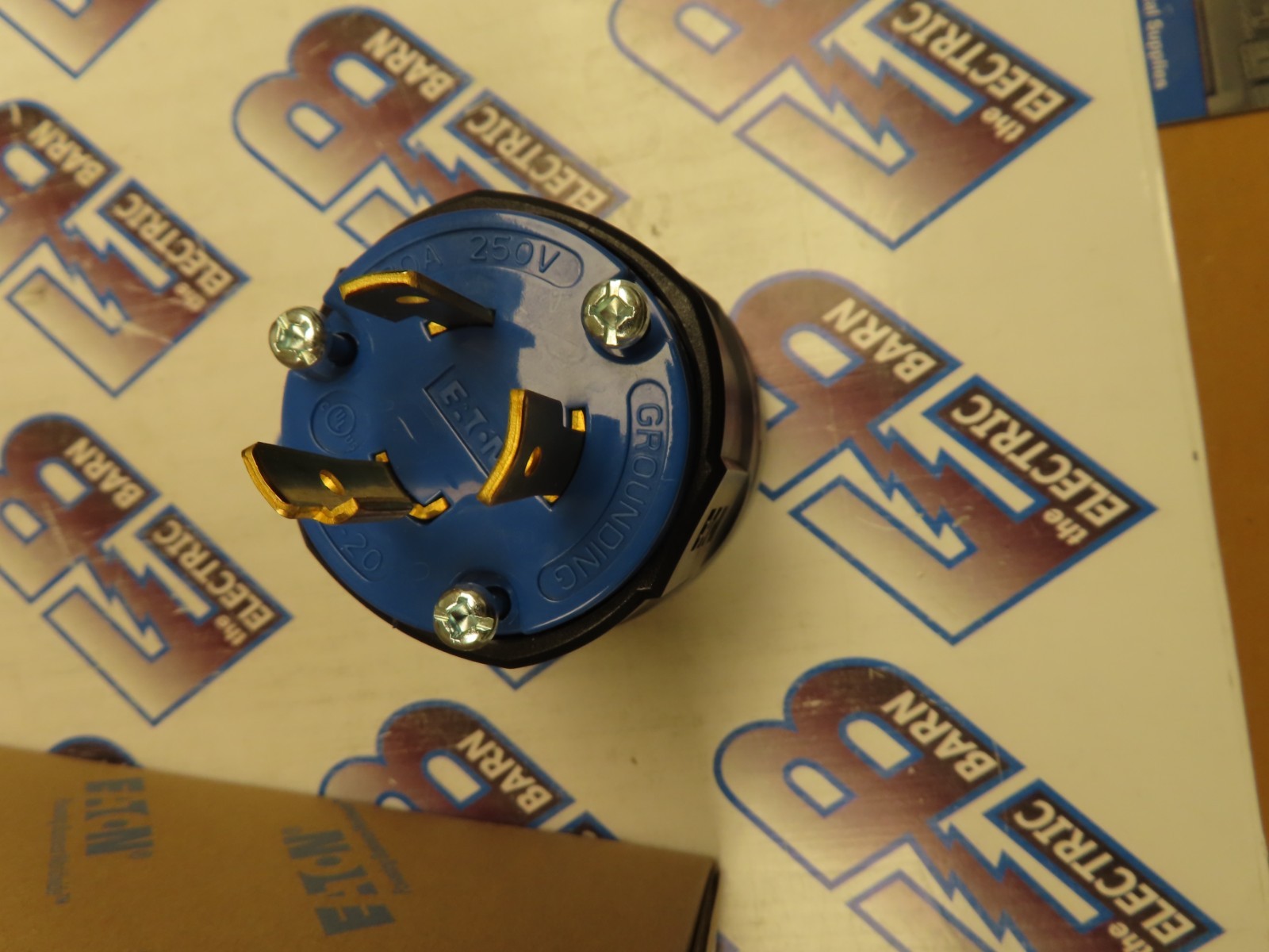 Eaton AHCL620P Twistlock Plug (BOX OF 6) 20 Amp 250 Volt 3W Blue L6-20P -NEW-B
