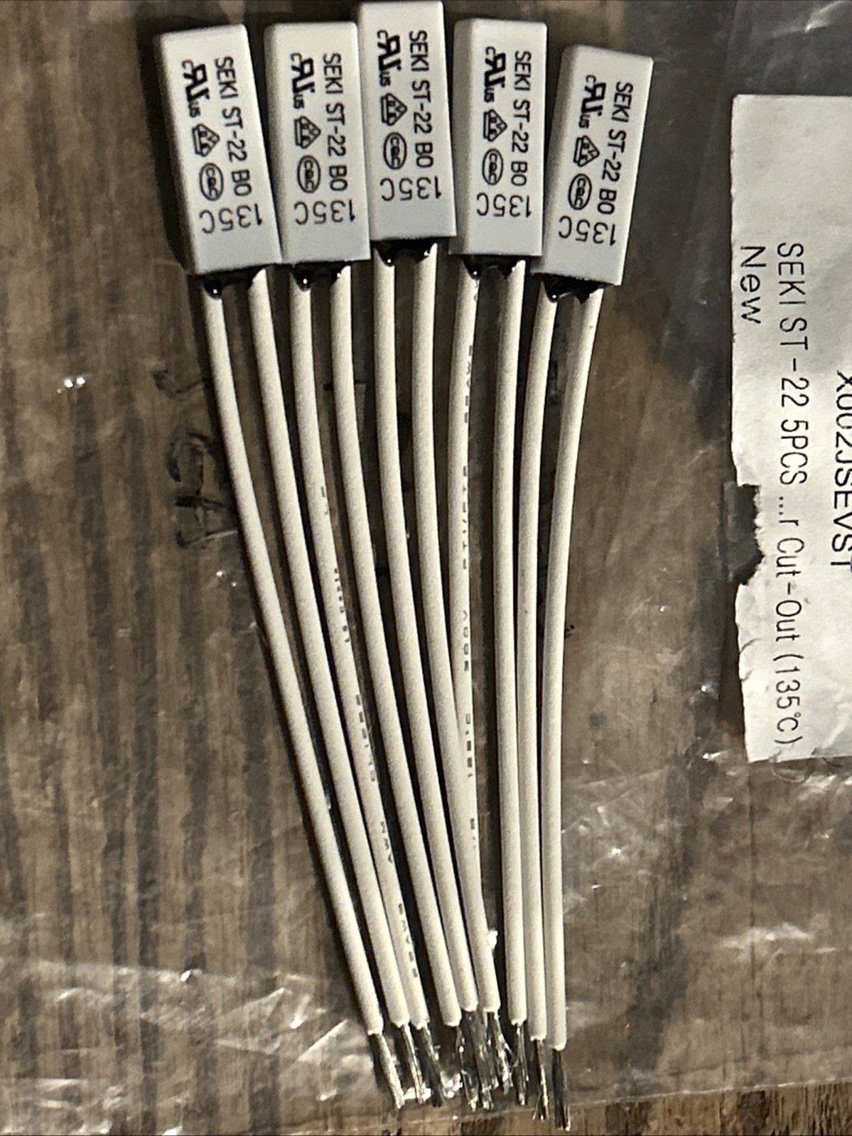 SEKI ST-22 5EA/LOT Bimetal Thermal Protector, 135ºC