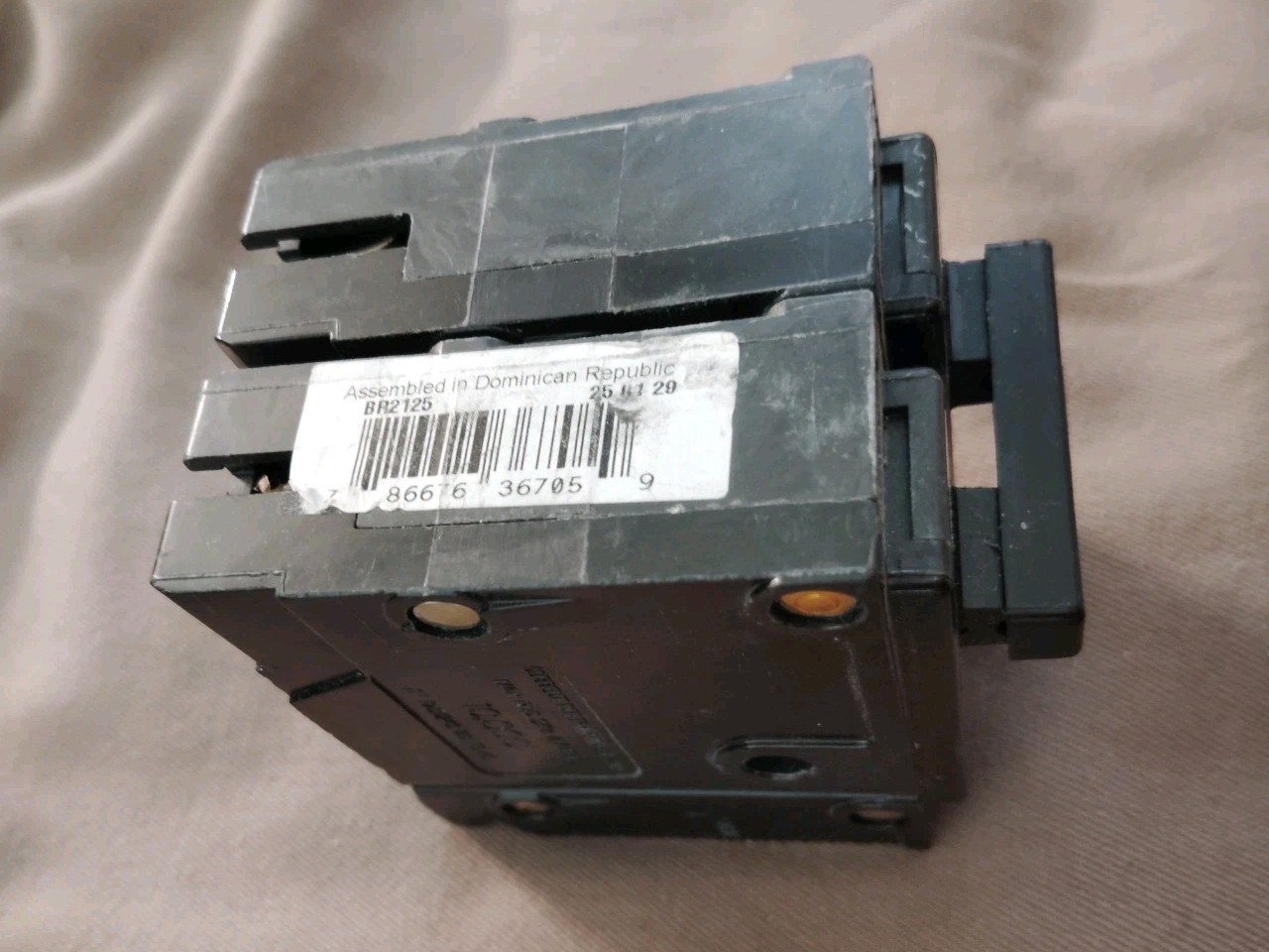 Cutler Hammer Eaton BR2125 125 Amp 2 Pole Circuit Breaker Type BR 120/240V