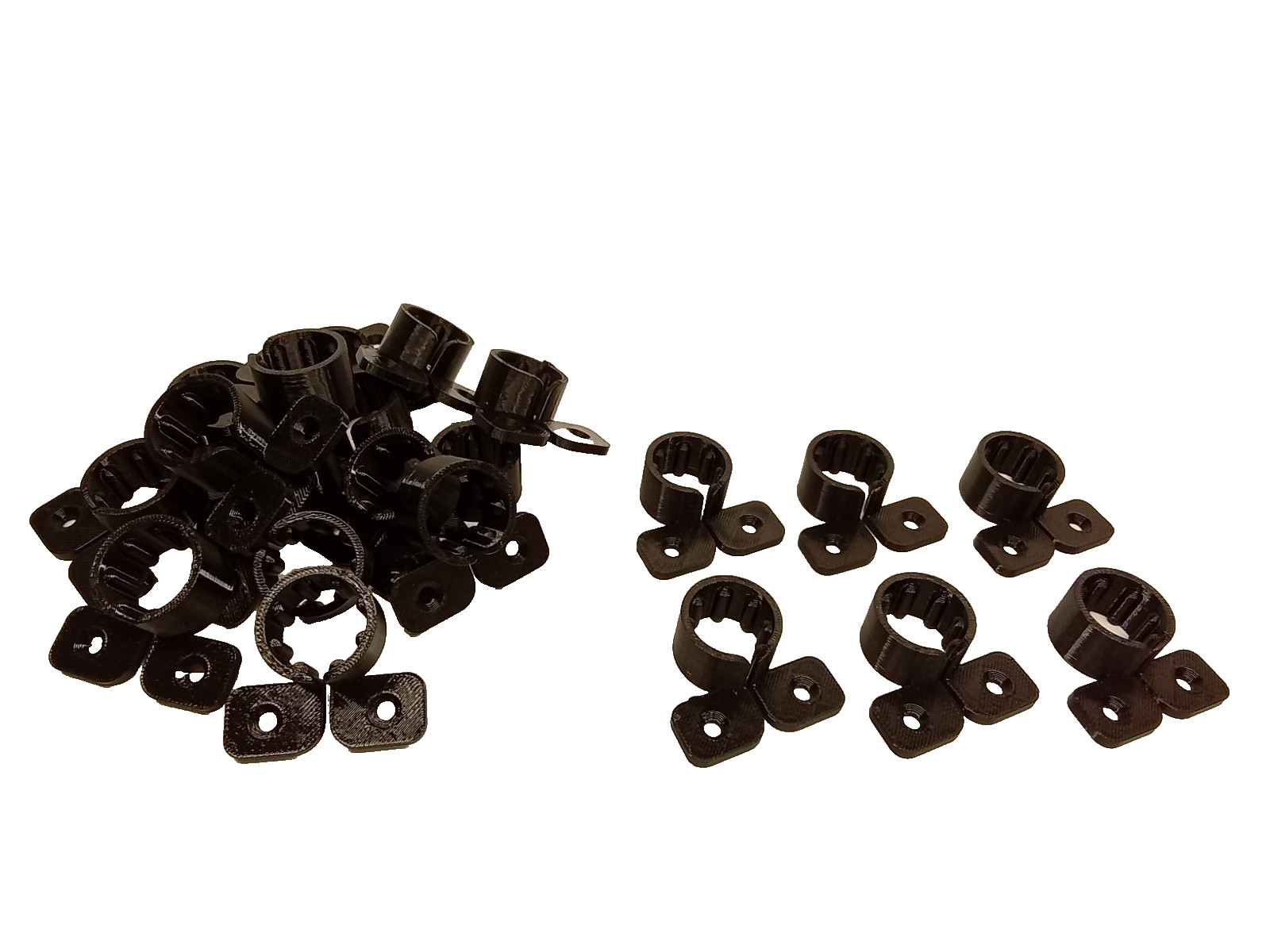 100 Suspension/Butterfly Plastic Pipe Clamps for 1/2″ PEX, Copper, CPVC Tubing