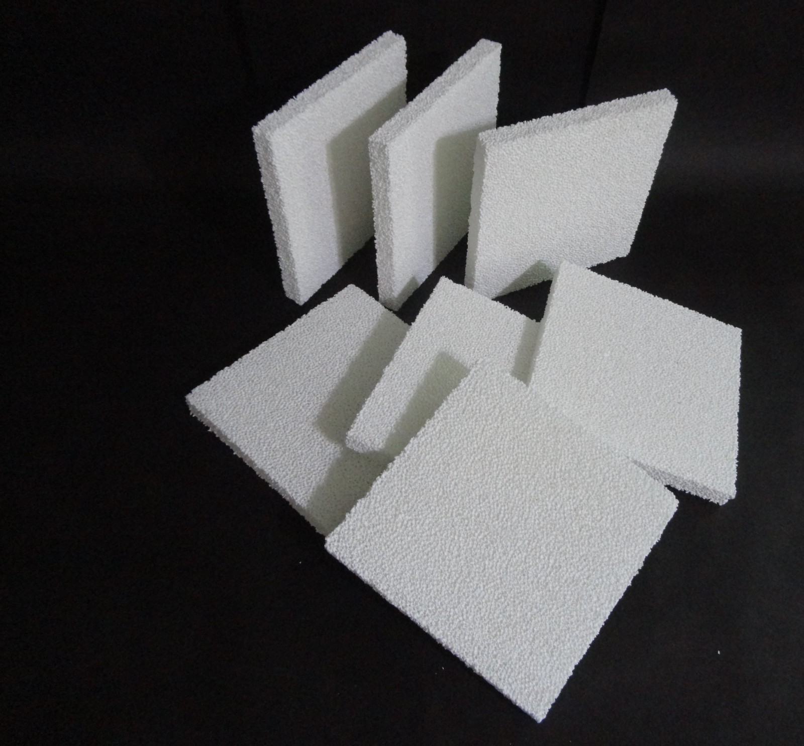 ONE 6″ x 6″ HIGH PURITY RECTANGULAR RETICULATED SPONGE ALUMINA 30 ppi No. 821