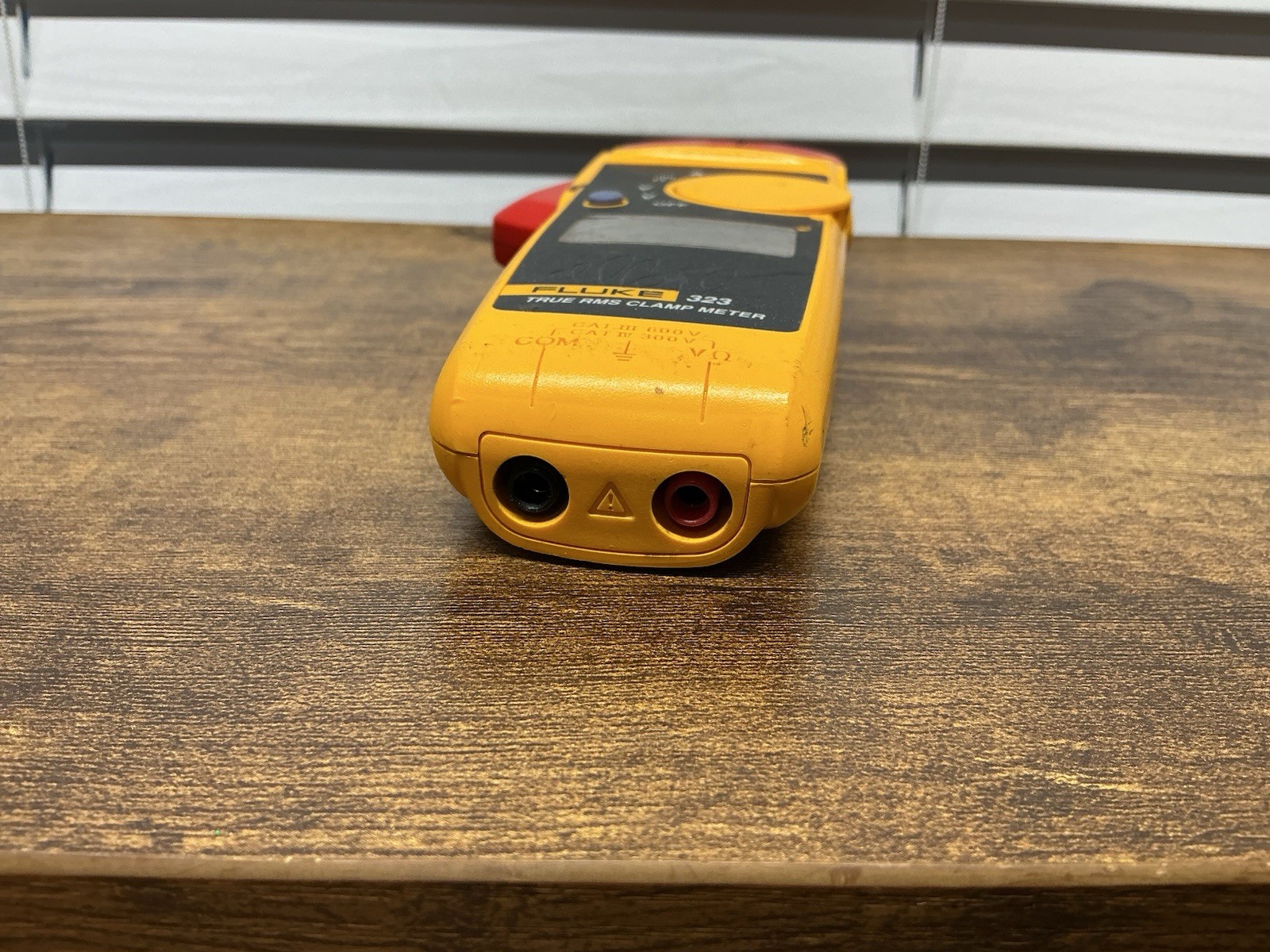 FLUKE Multimeter 323 TRUE RMS Clamp Only Tool No Triplett Cables