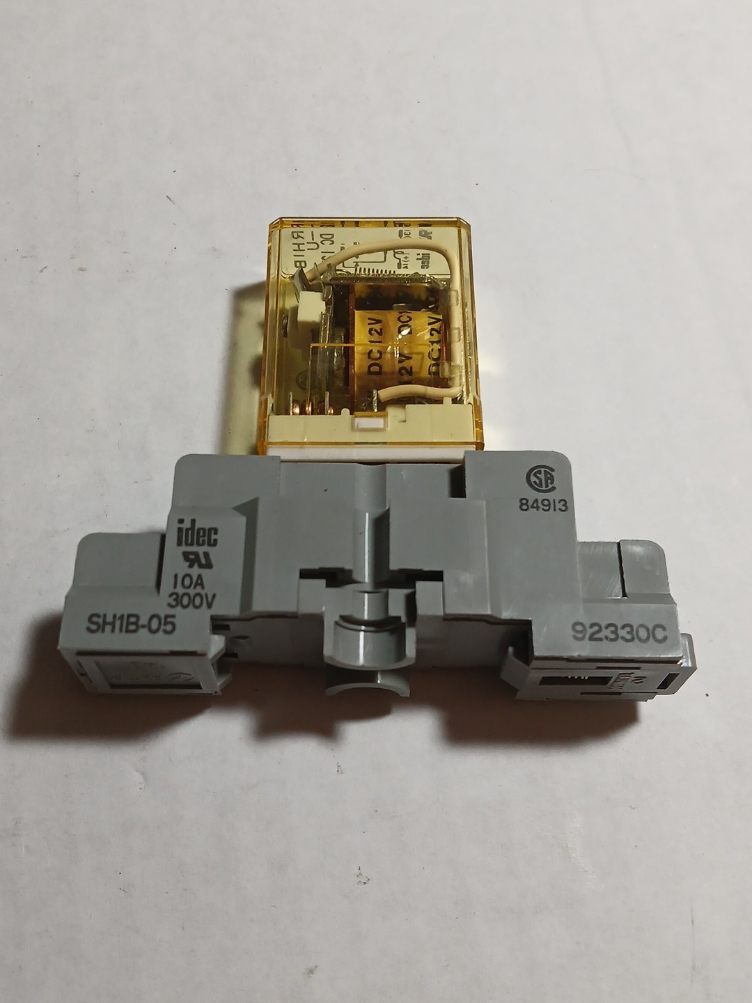 IDEC PLUG IN RELAY AND SOCKET WIRING BASE RH1B-U DC12V 12VDC 240V 240VAC 7A