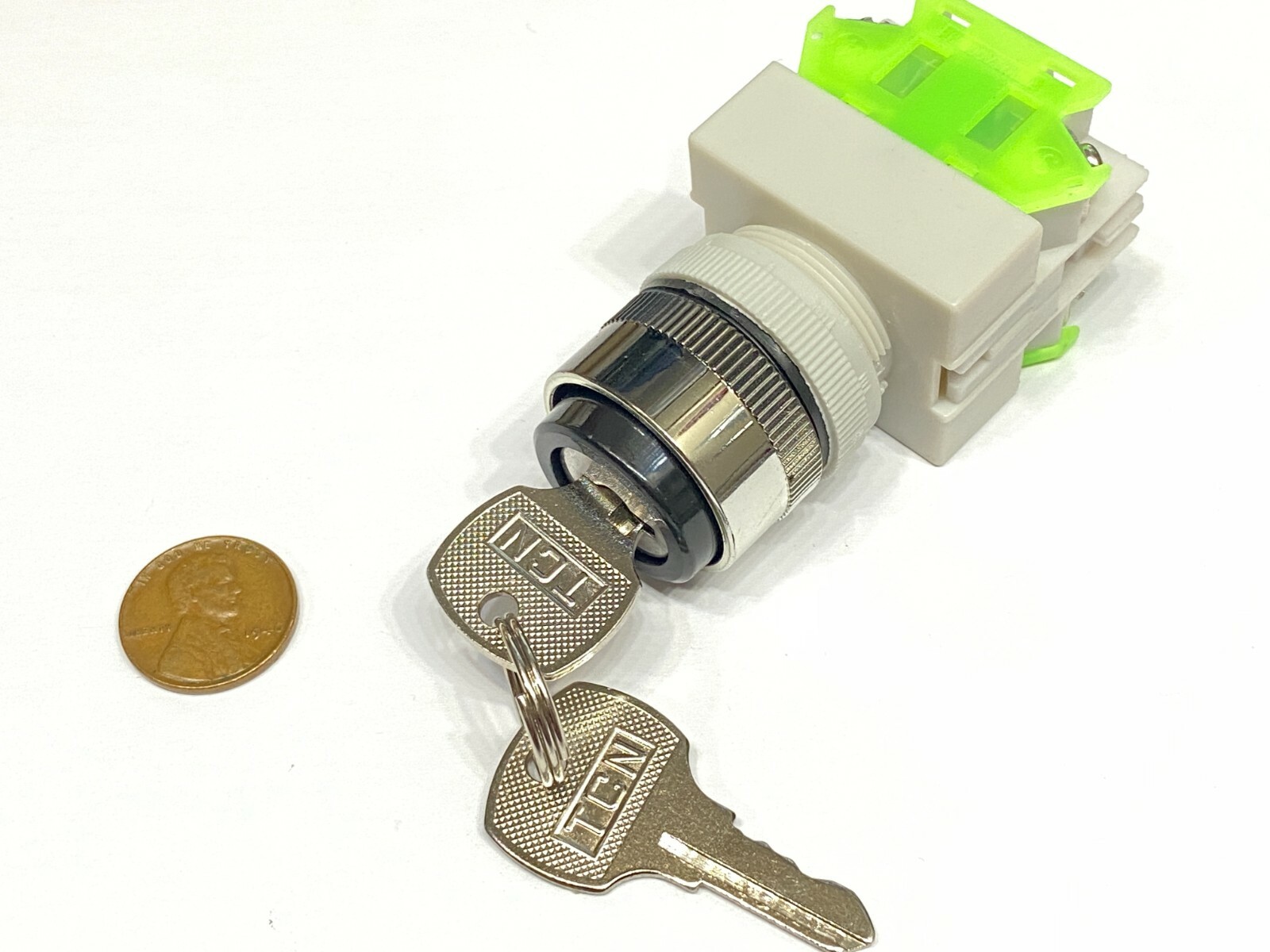 Normally closed open 3 Position Key Operated 2 Keys 22mm Mount LAY37-20Y/31 A6