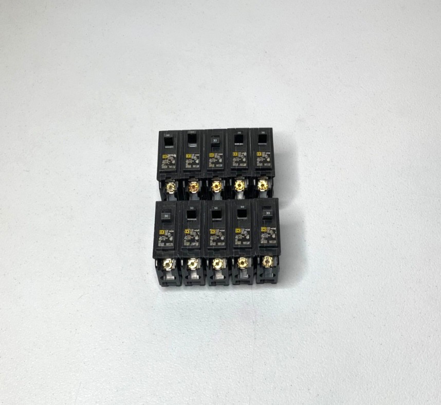 Square D HOM130 30A 1 Pole Circuit Breaker Lot of 10