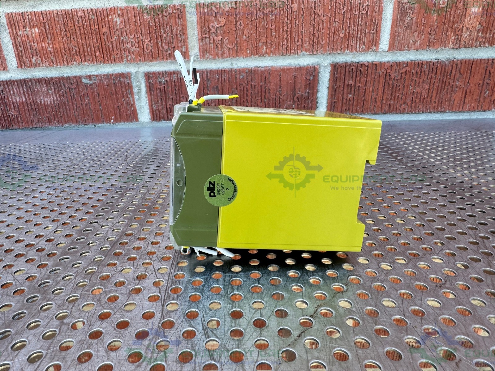 Pilz PNOZ 1 3S1O 475695 Safety Relay 3.5 W, 24V DC